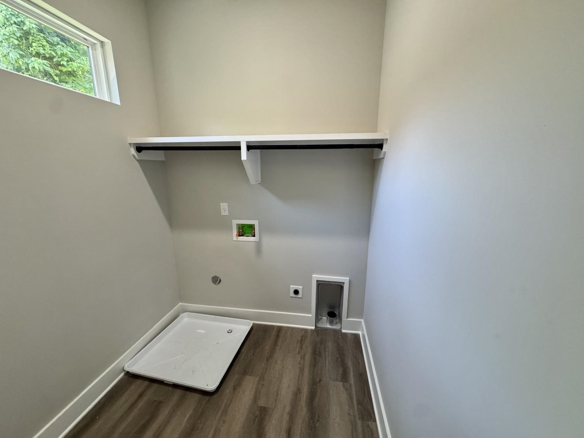 287 N Hollywood St Property Photo 13
