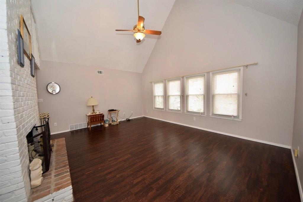 8498 Bergen Cv Property Photo 5