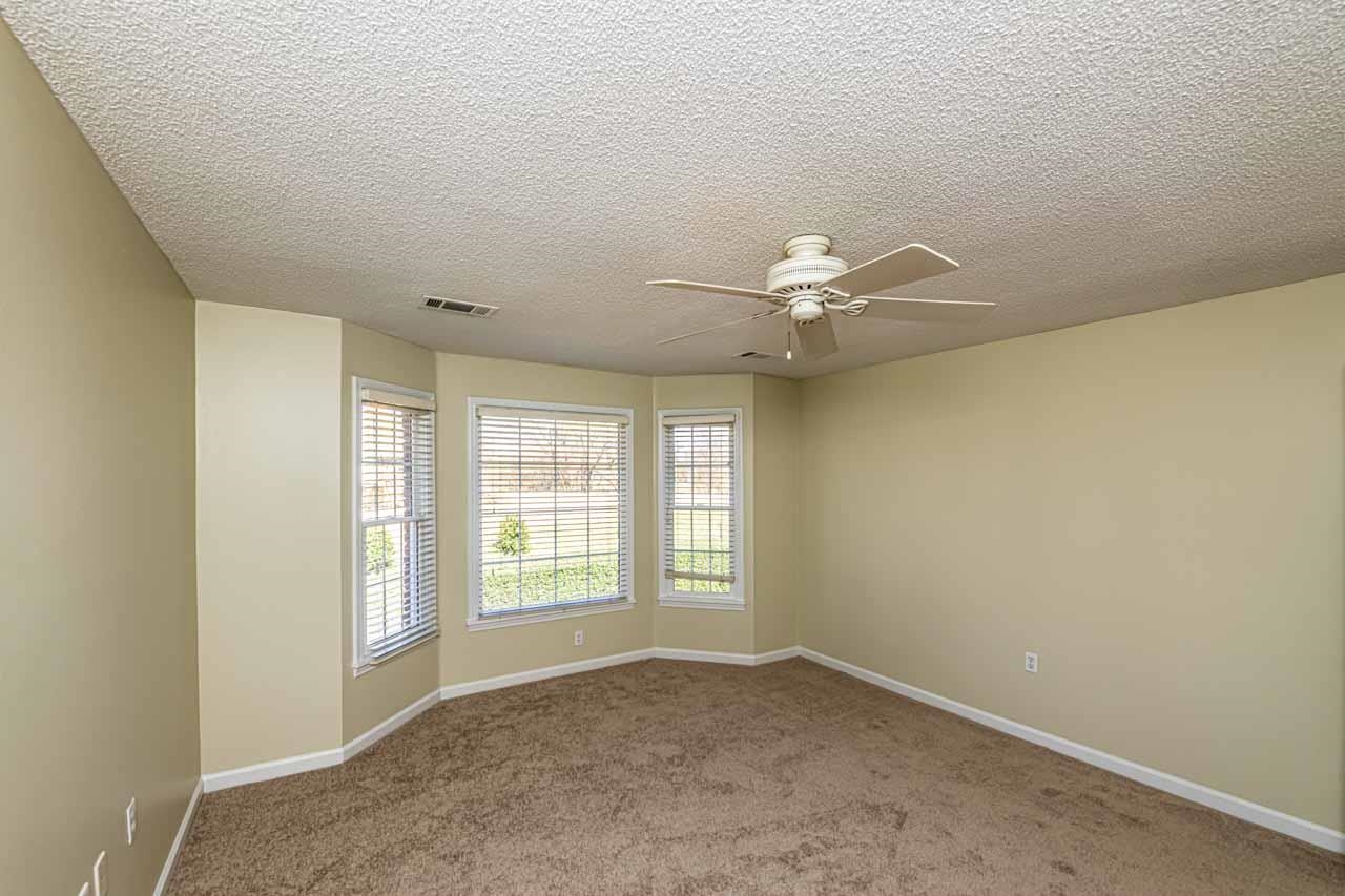 20 Margaret Pl Property Photo 30
