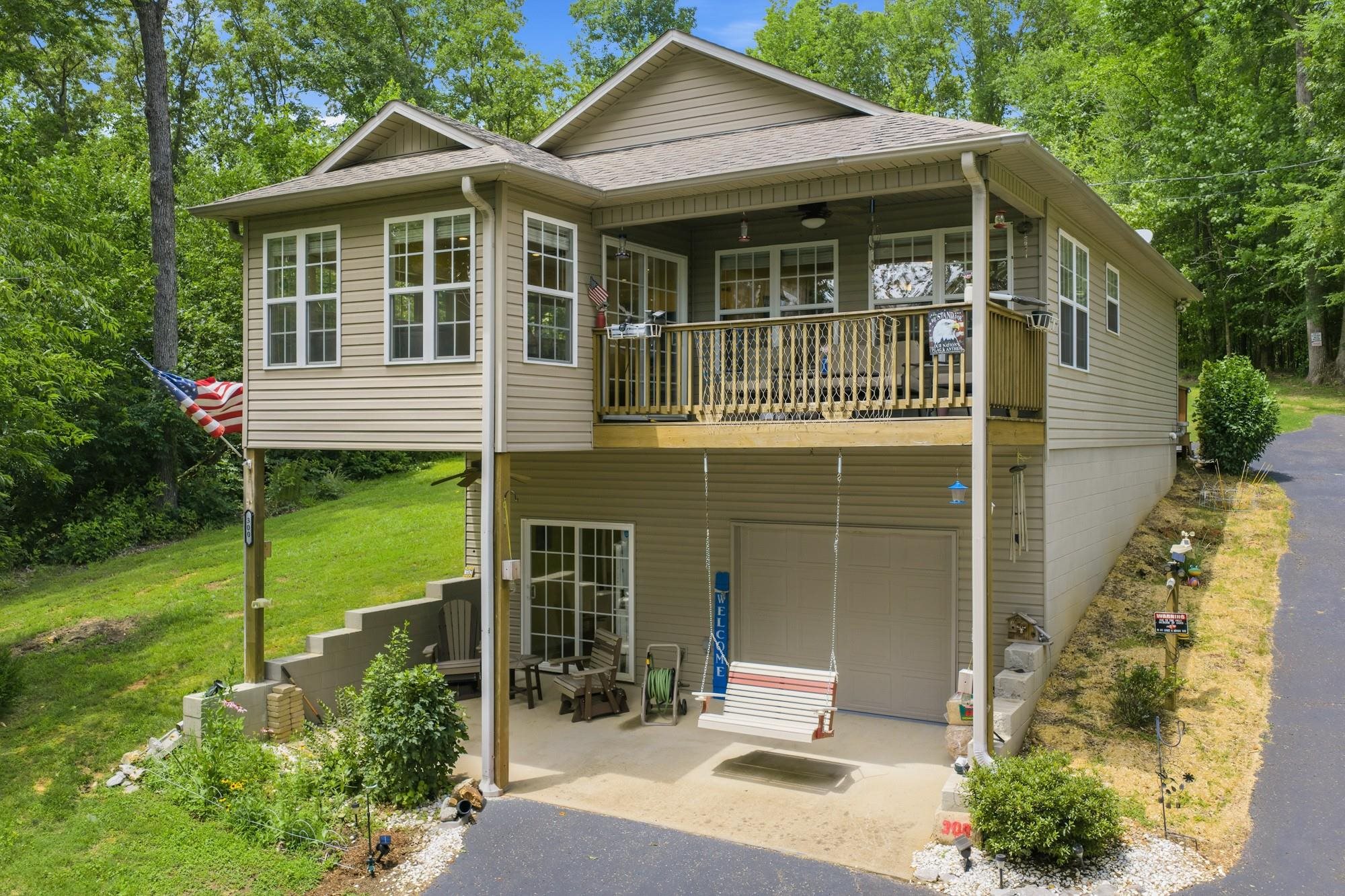 300 Featherfoot Parkway Loop Property Photo 3