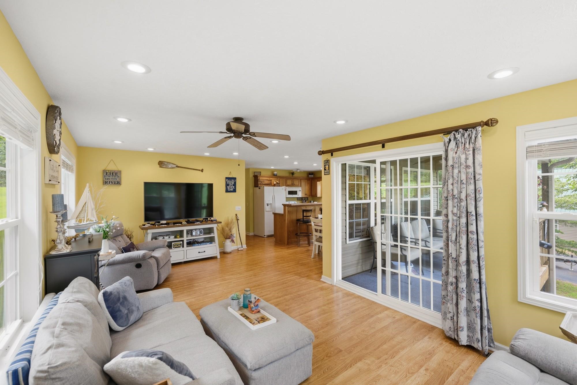300 Featherfoot Parkway Loop Property Photo 9