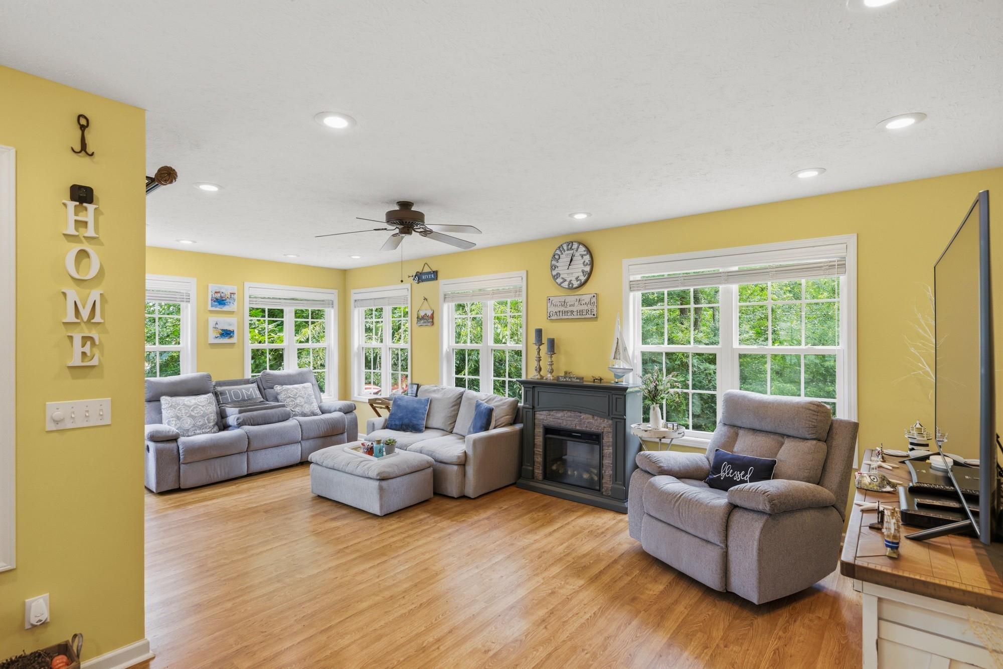 300 Featherfoot Parkway Loop Property Photo 15