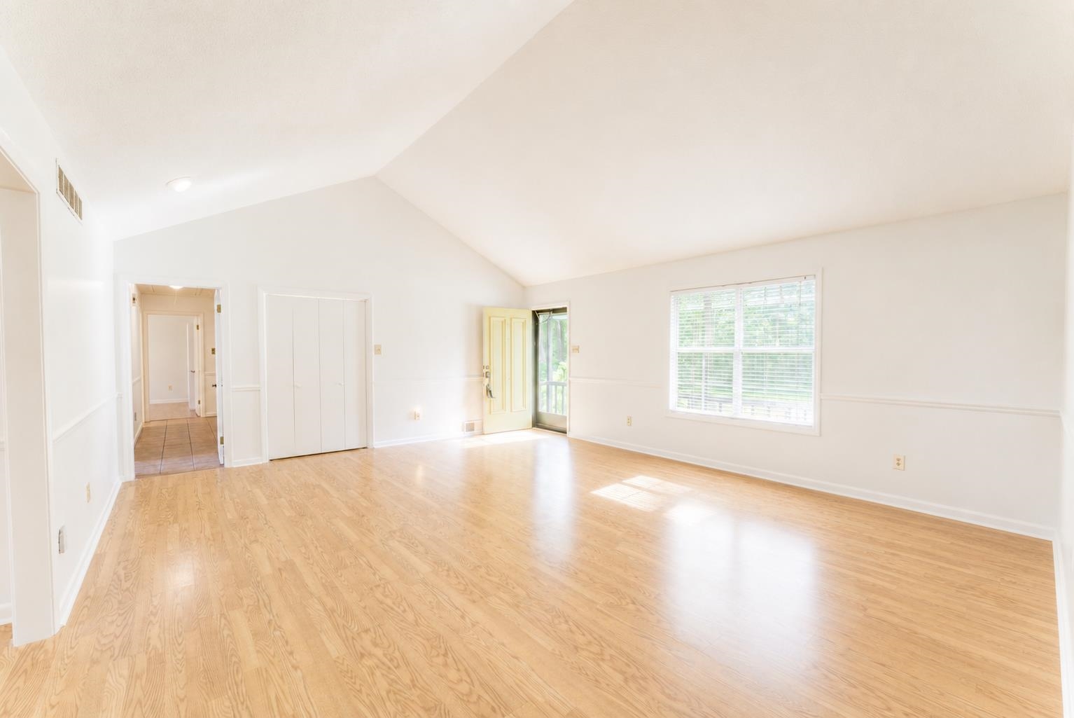 2193 Woodruff Dr Property Photo 5