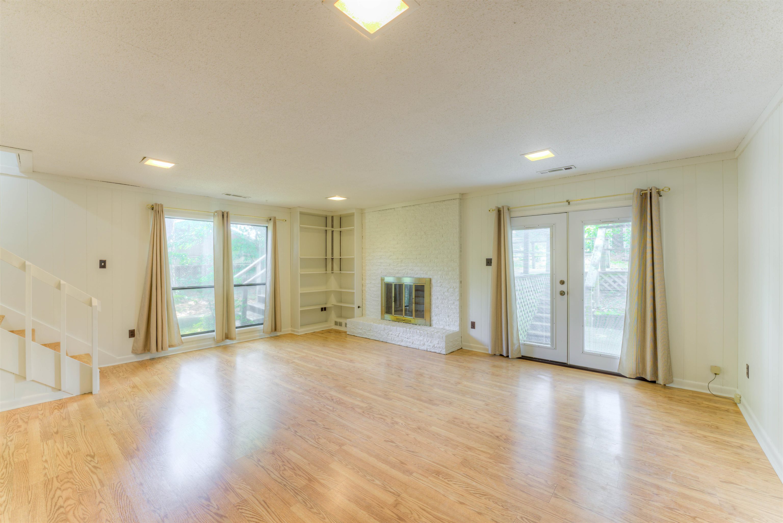 2193 Woodruff Dr Property Photo 8