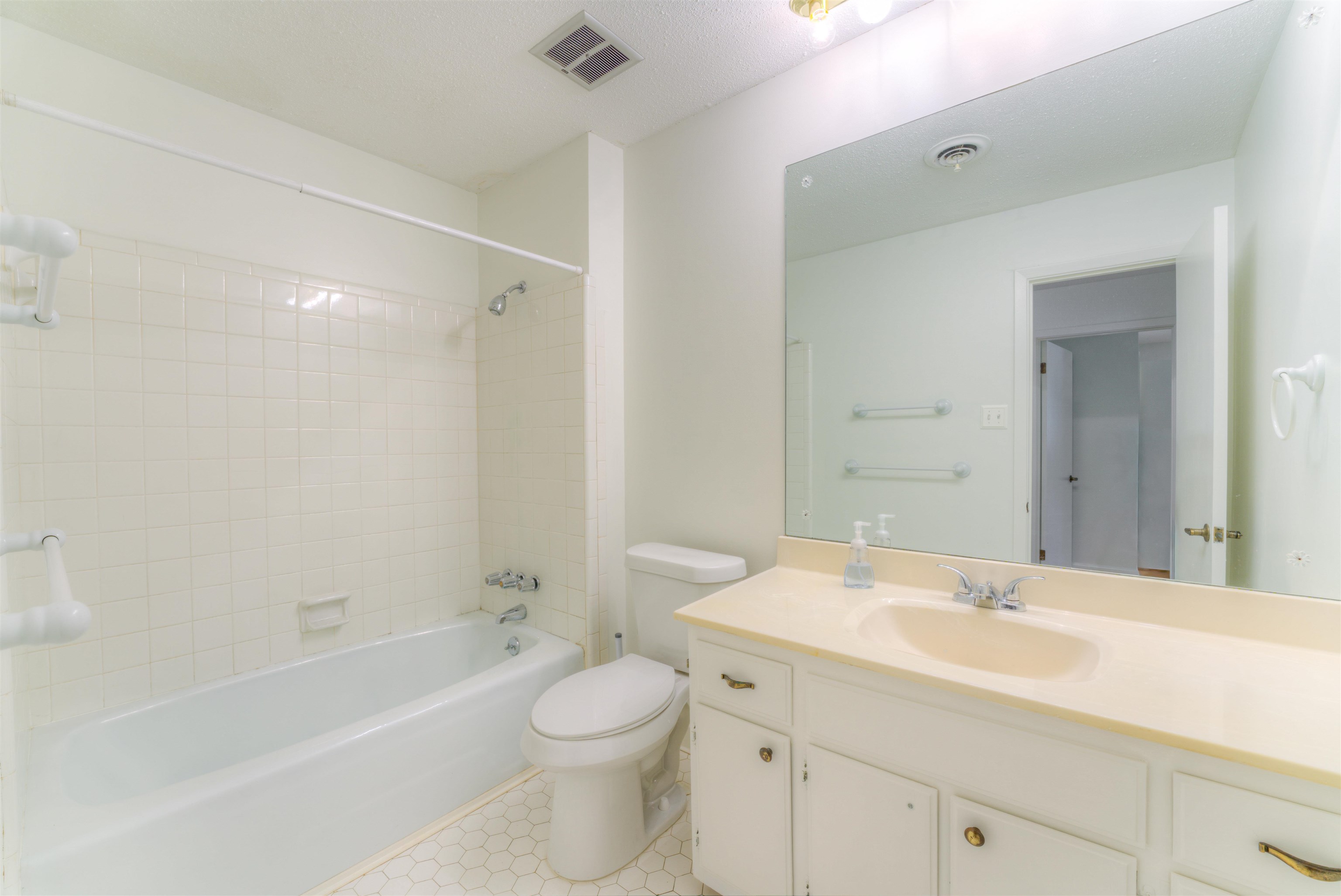 2193 Woodruff Dr Property Photo 19