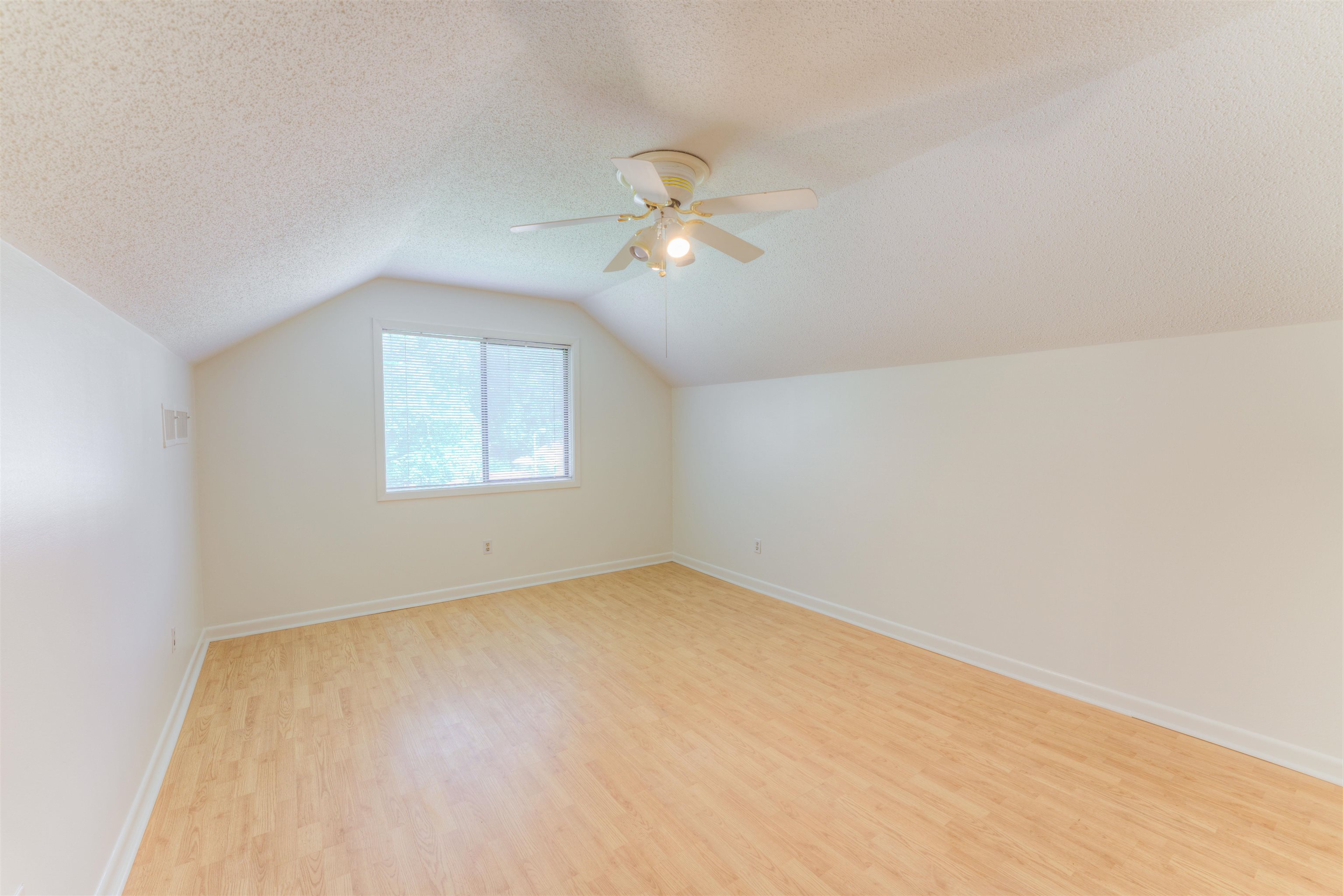 2193 Woodruff Dr Property Photo 33