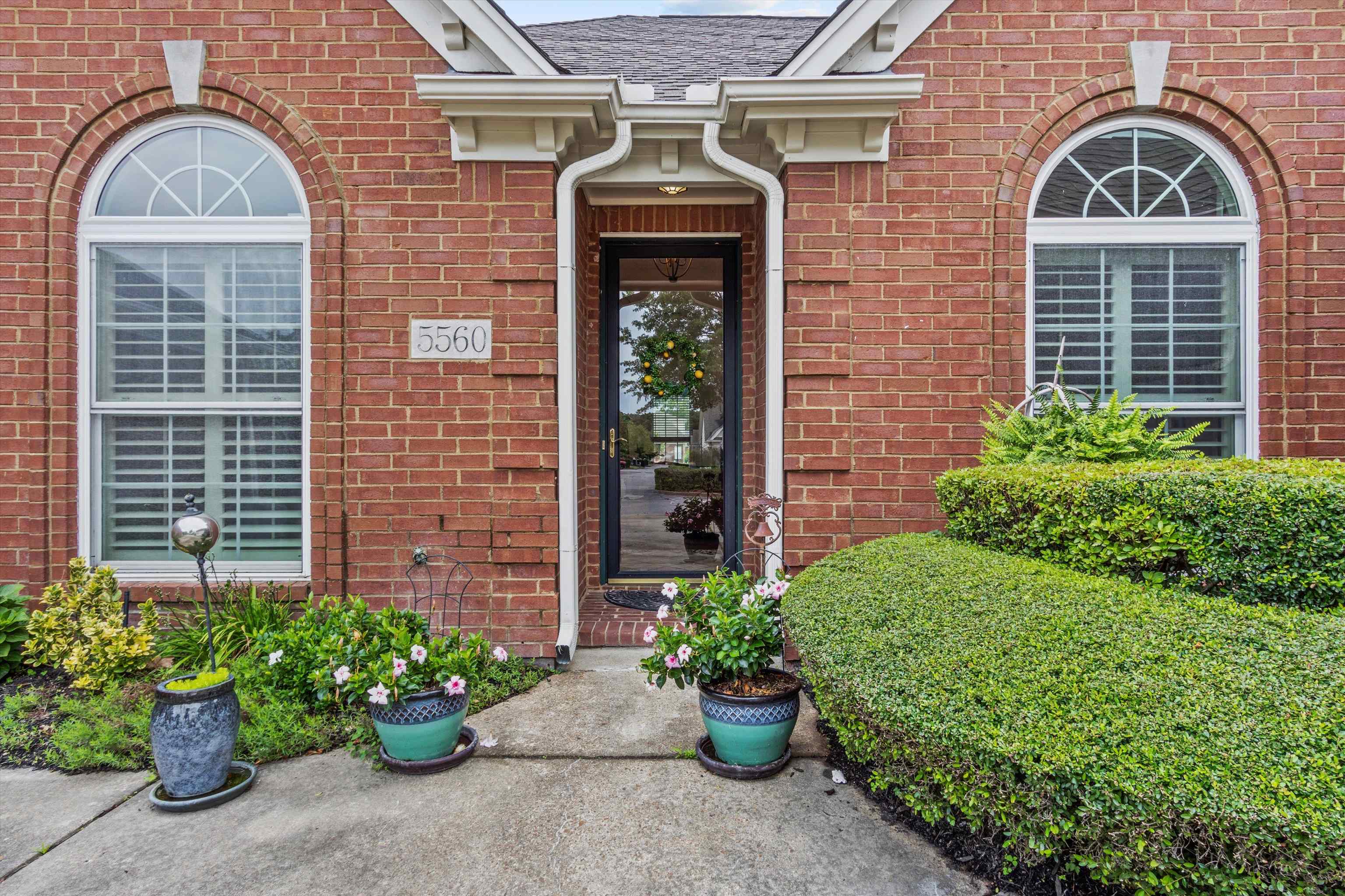 5560 Fountain Bay Dr Property Photo 4