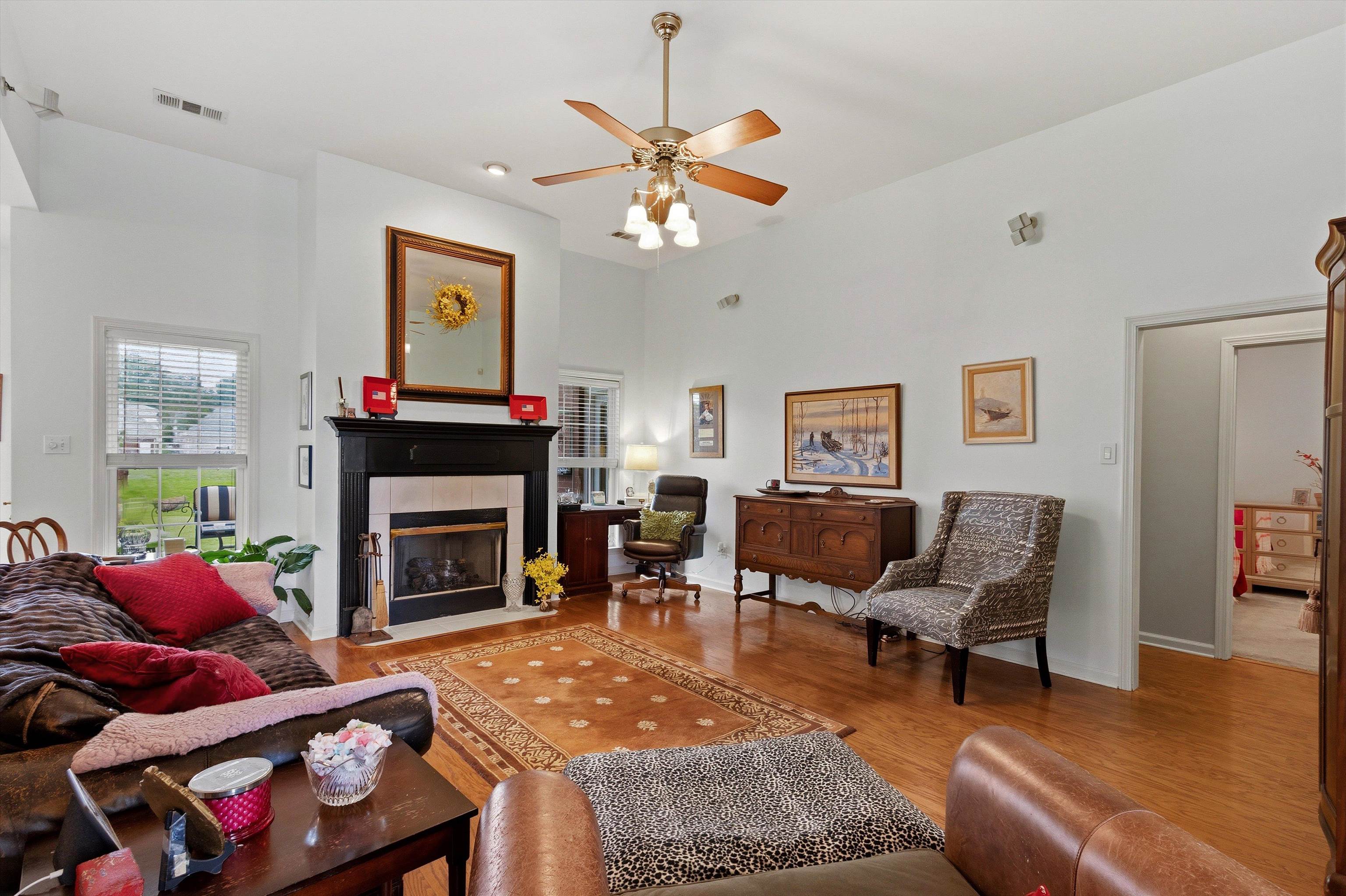 5560 Fountain Bay Dr Property Photo 8