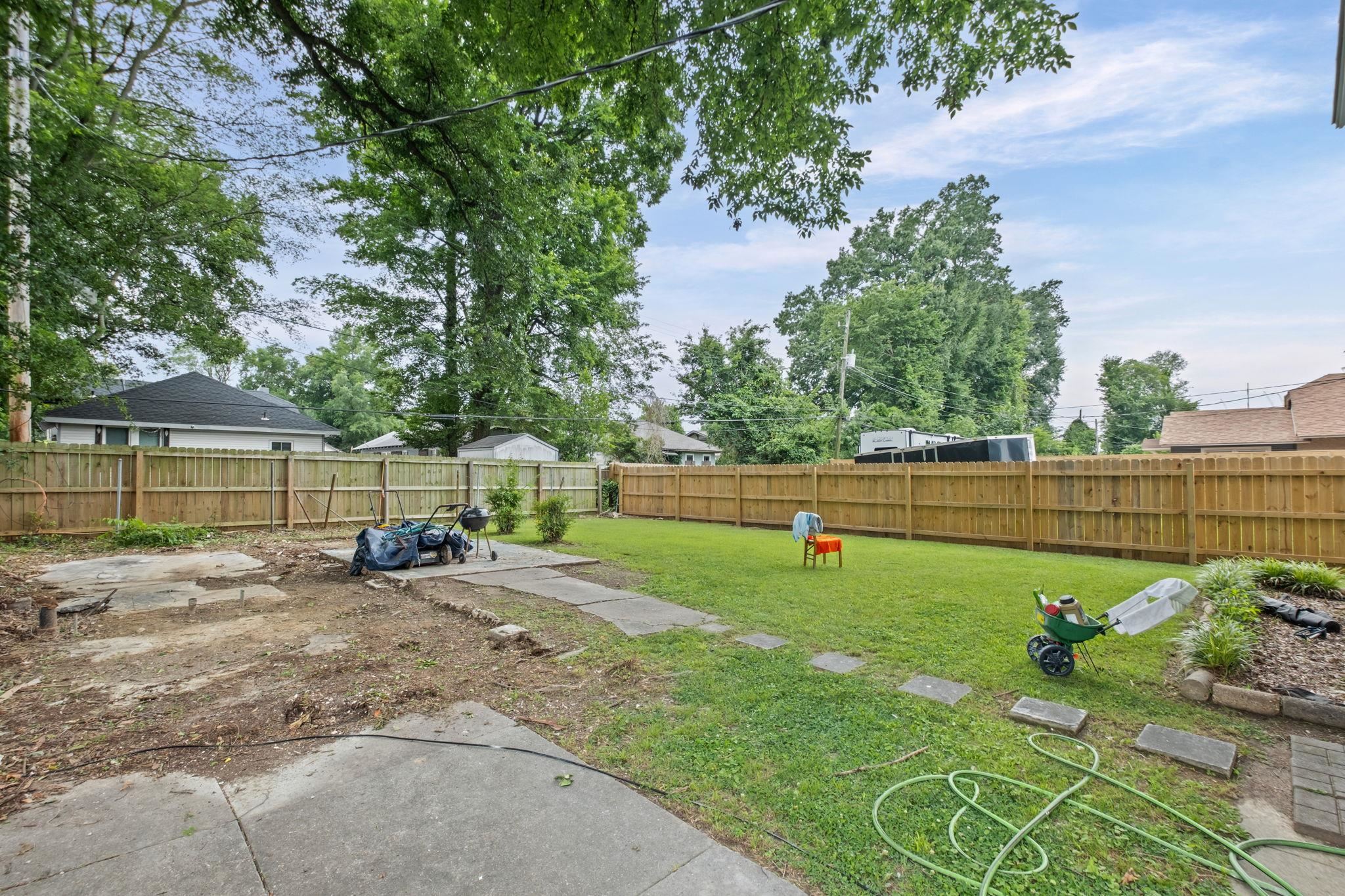 985 Forrest Ave Property Photo 31