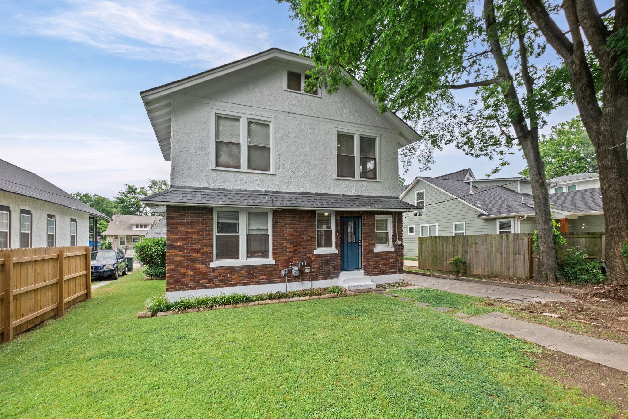 985 Forrest Ave Property Photo 32