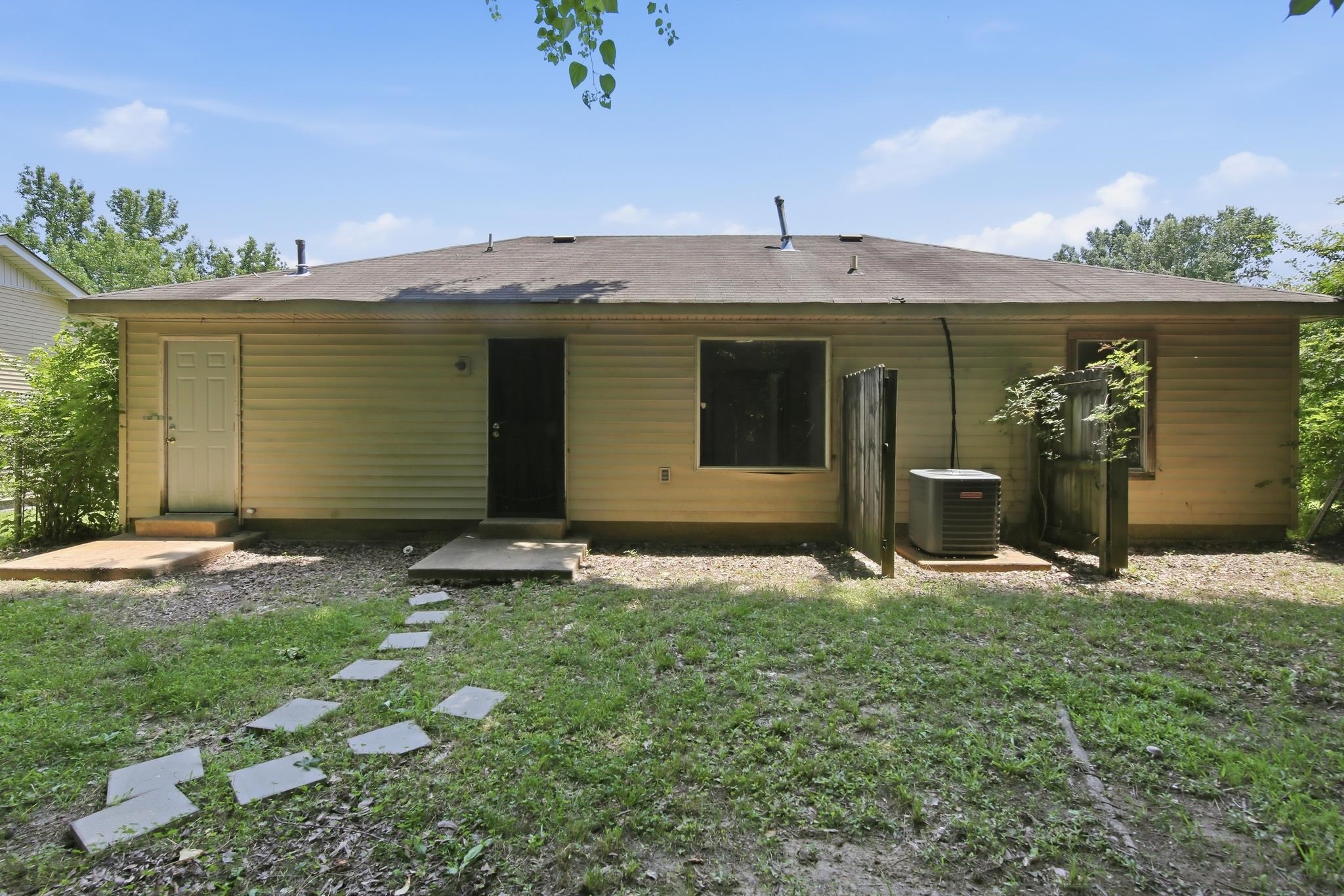 3831 Black Forrest Dr Property Photo 3
