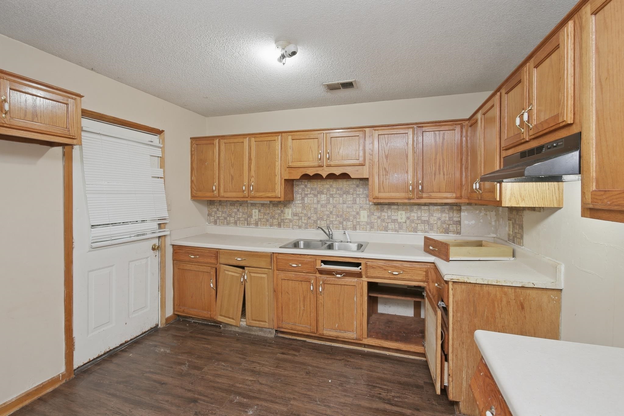 3831 Black Forrest Dr Property Photo 7