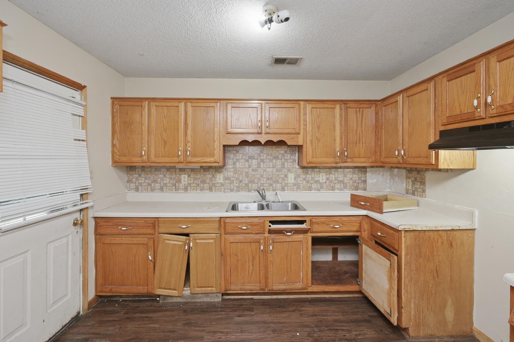 3831 Black Forrest Dr Property Photo 8