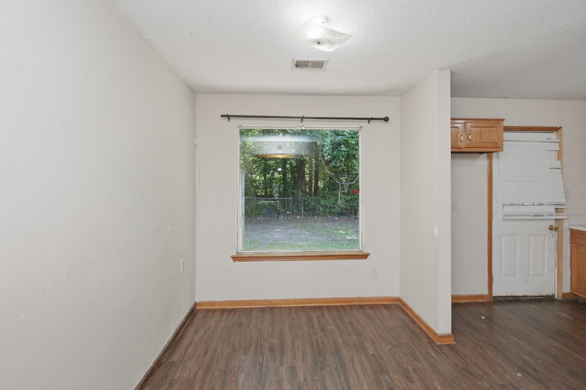 3831 Black Forrest Dr Property Photo 9
