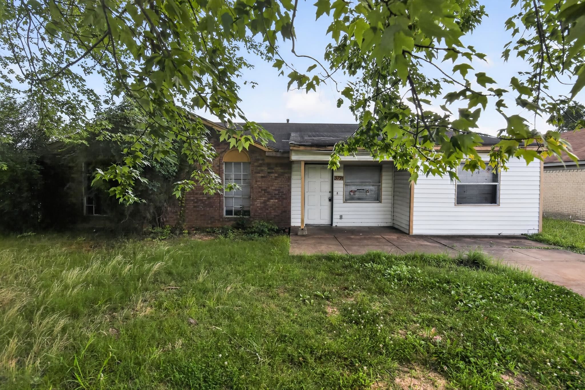 3791 Windermere Dr Property Photo 2