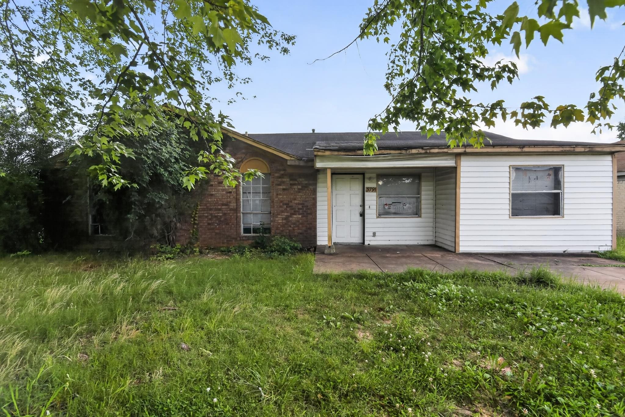 3791 Windermere Dr Property Photo 4