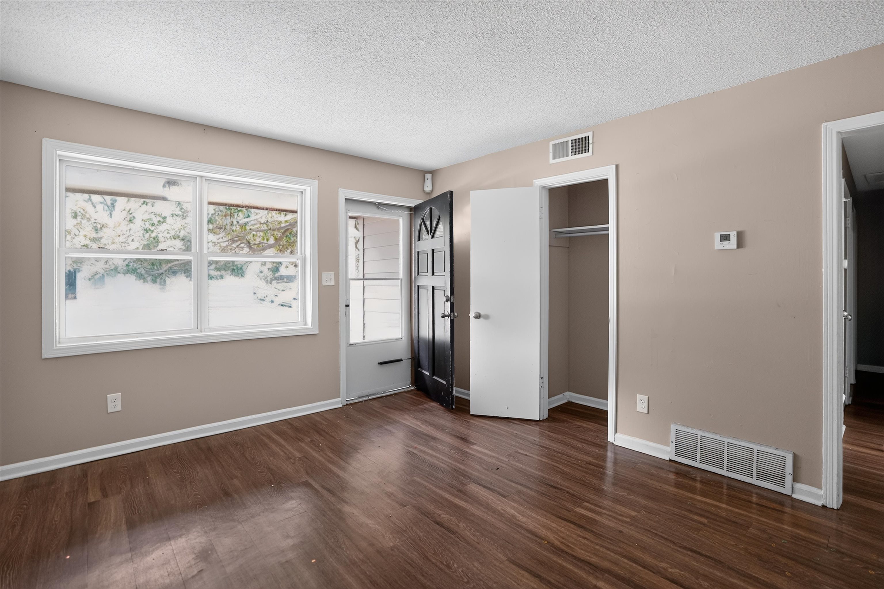 3242 Markley St Property Photo 4