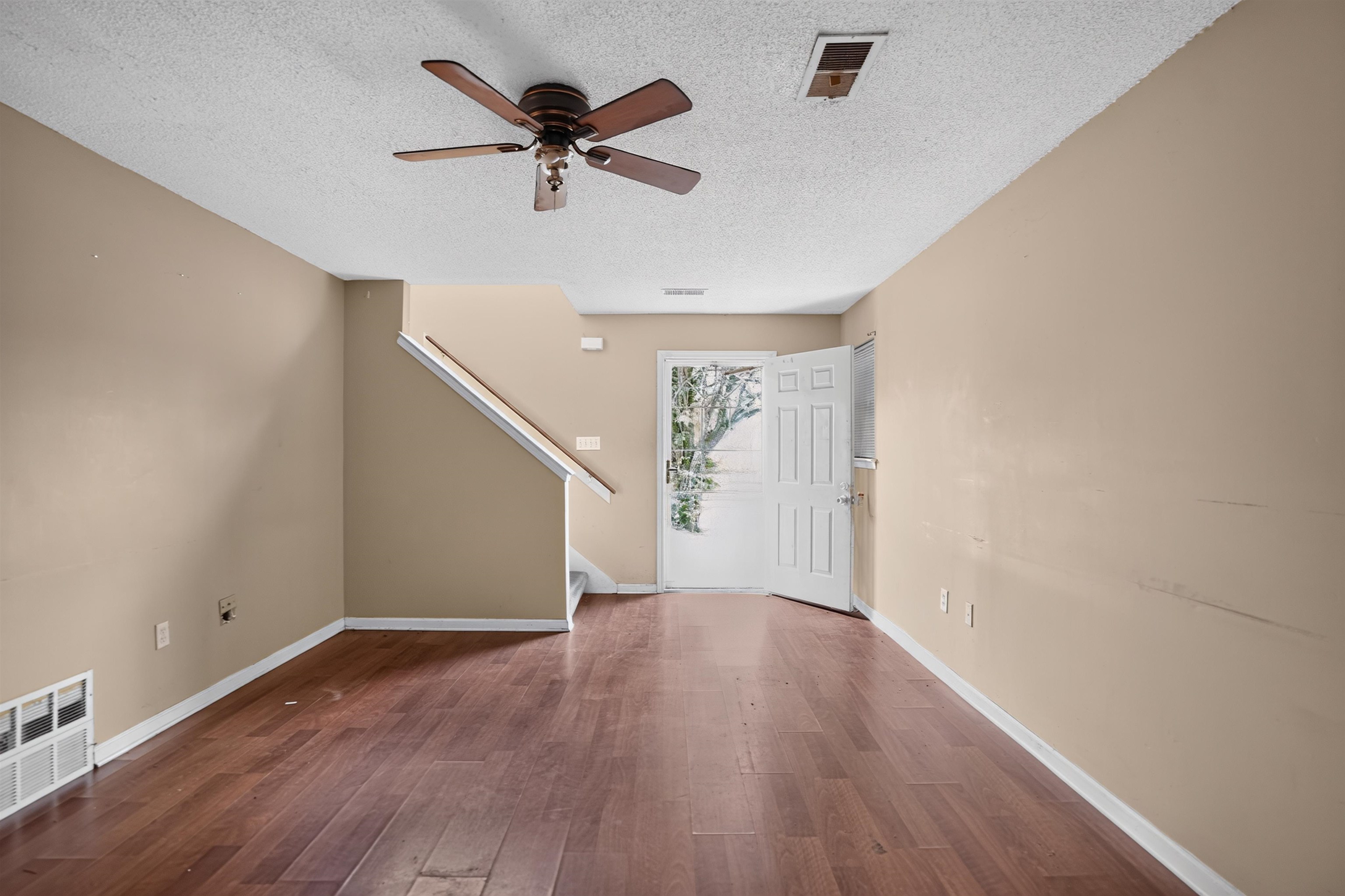 4720 Addington Dr Property Photo 5