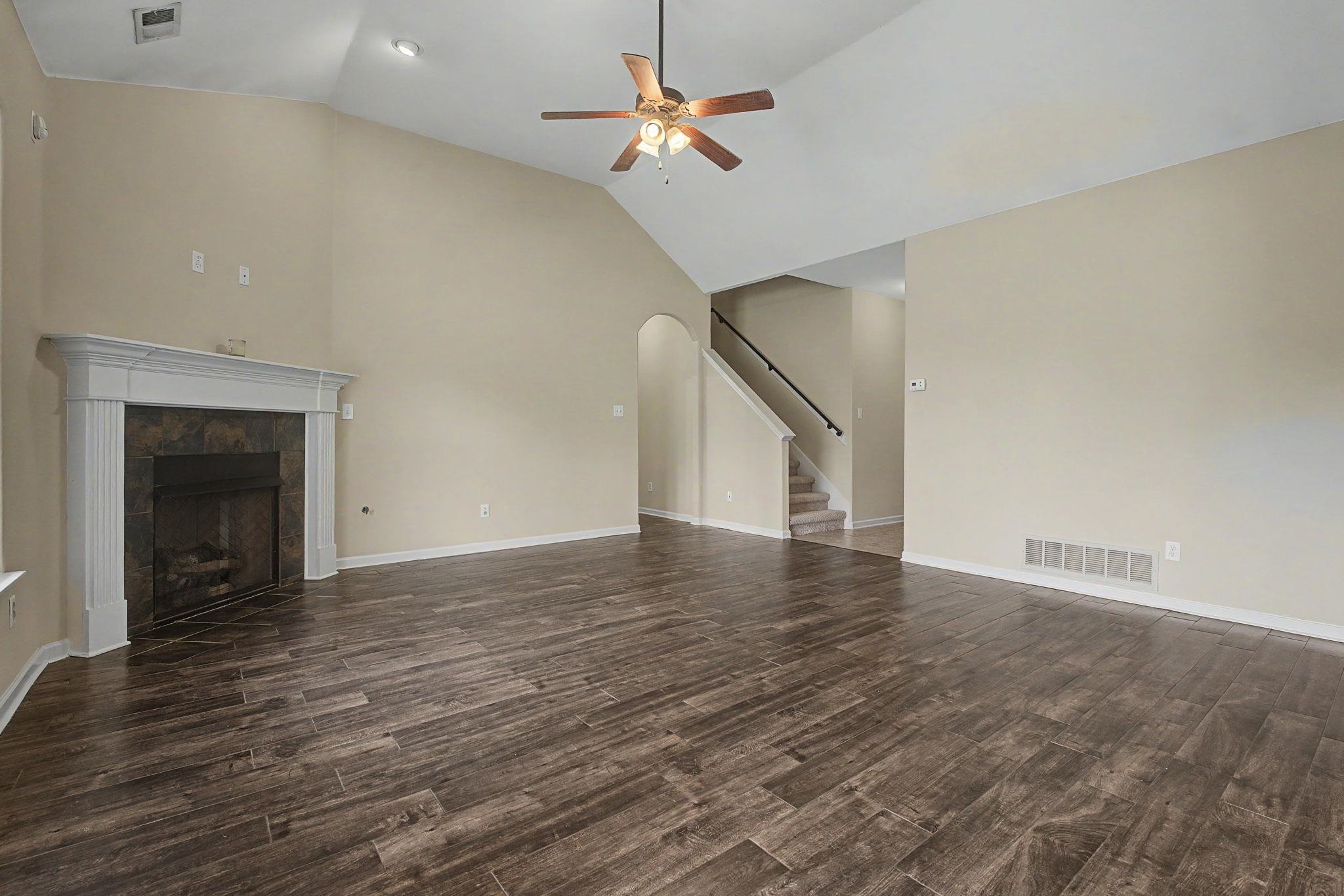 5378 Chester St Property Photo 7