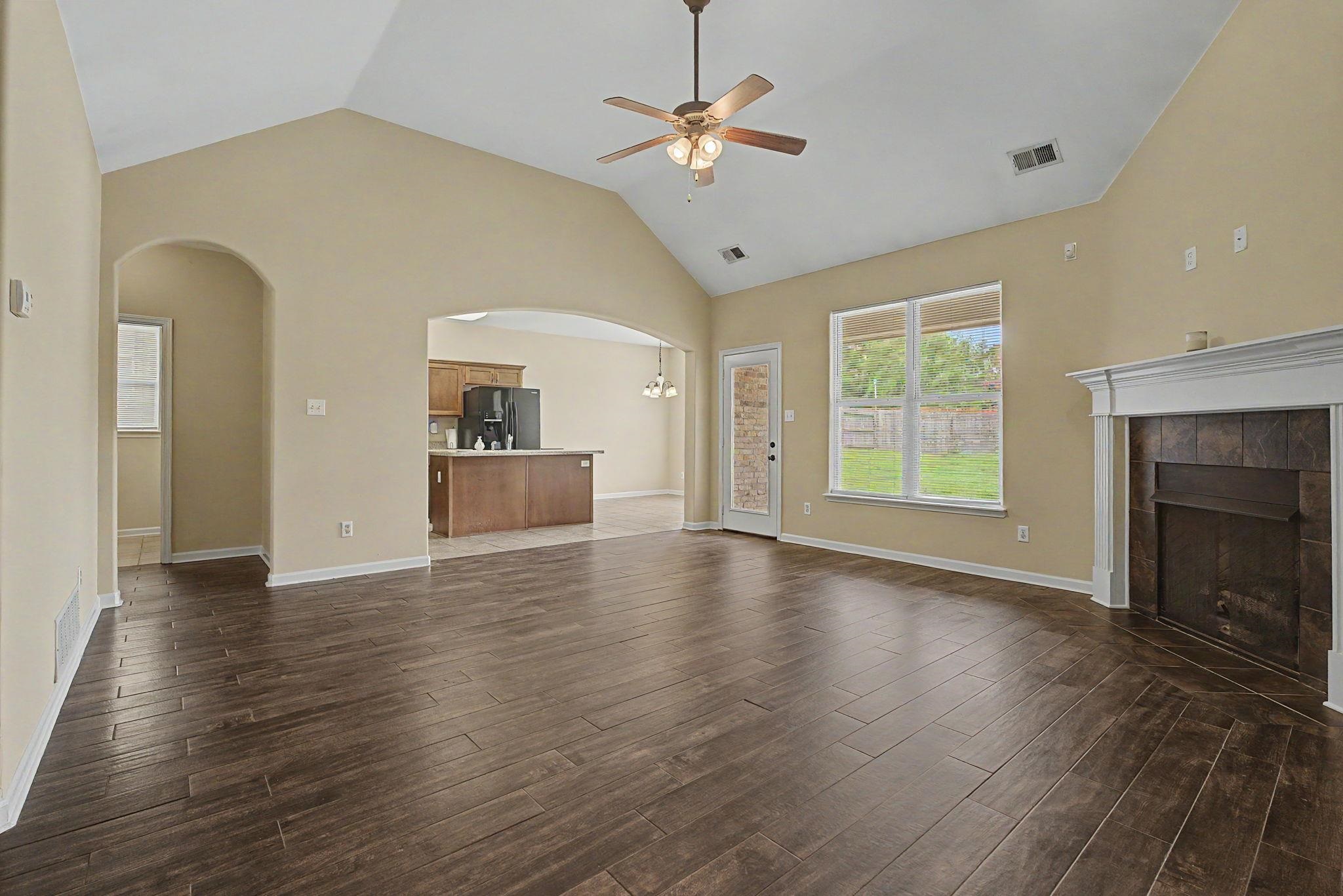5378 Chester St Property Photo 8