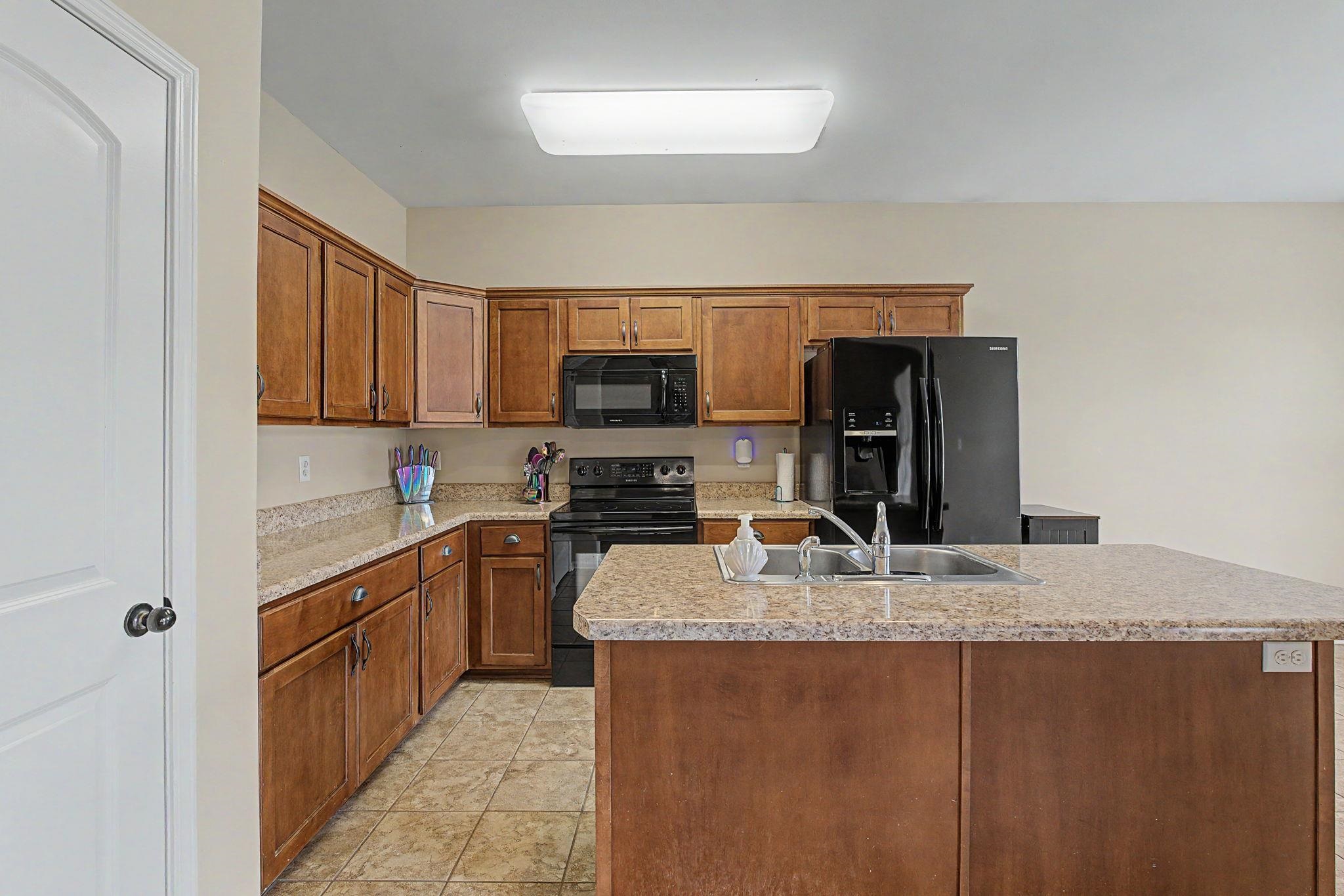 5378 Chester St Property Photo 9