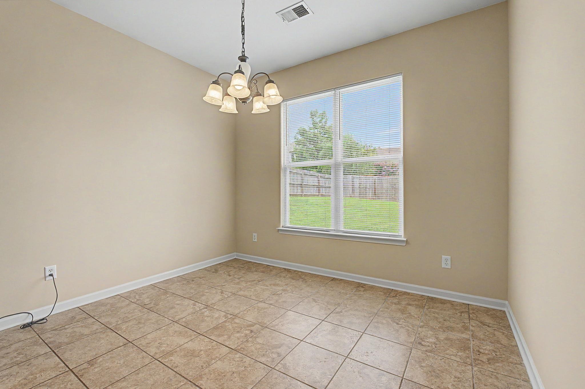 5378 Chester St Property Photo 12