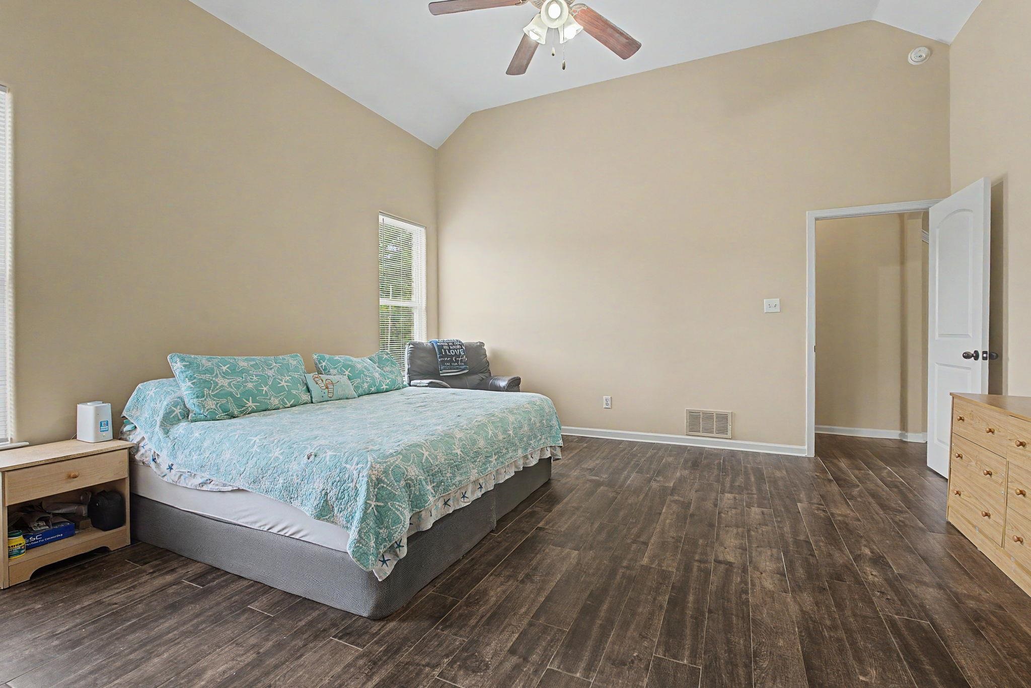 5378 Chester St Property Photo 14