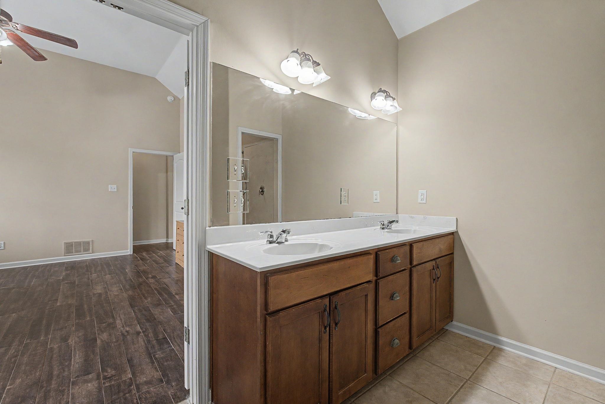 5378 Chester St Property Photo 16