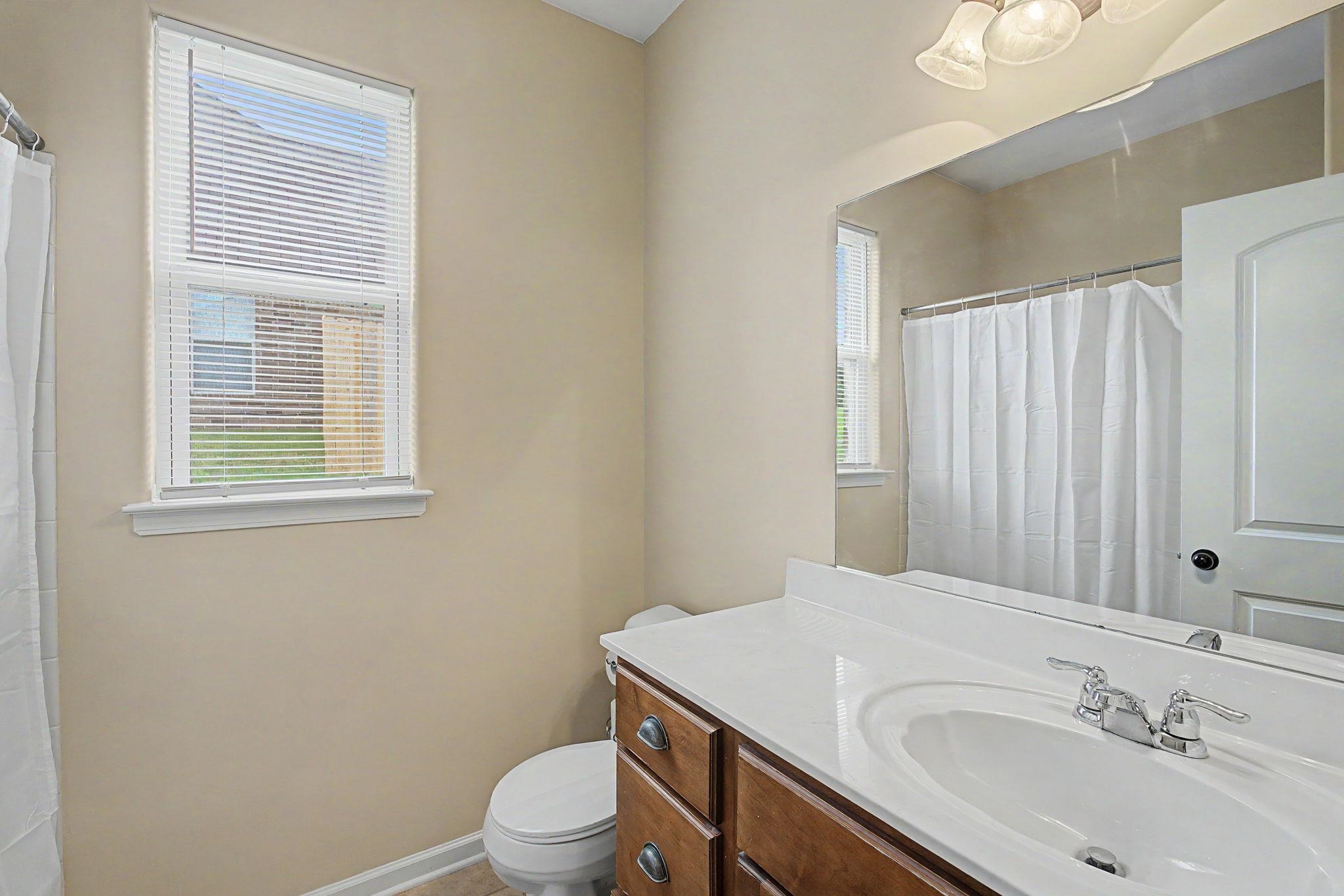 5378 Chester St Property Photo 18