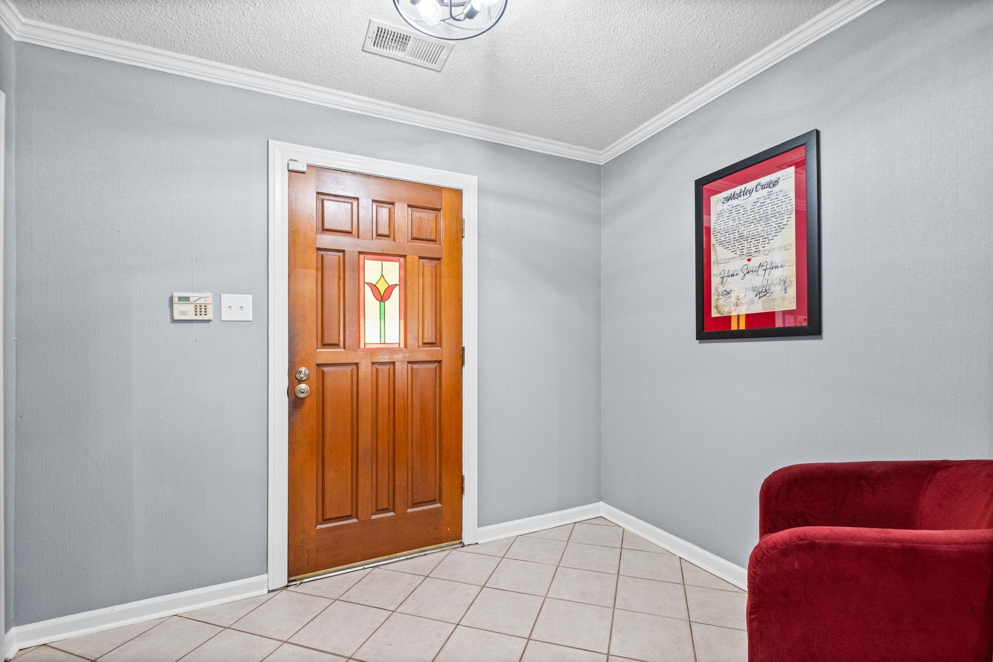 8001 Claredale Dr Property Photo 5
