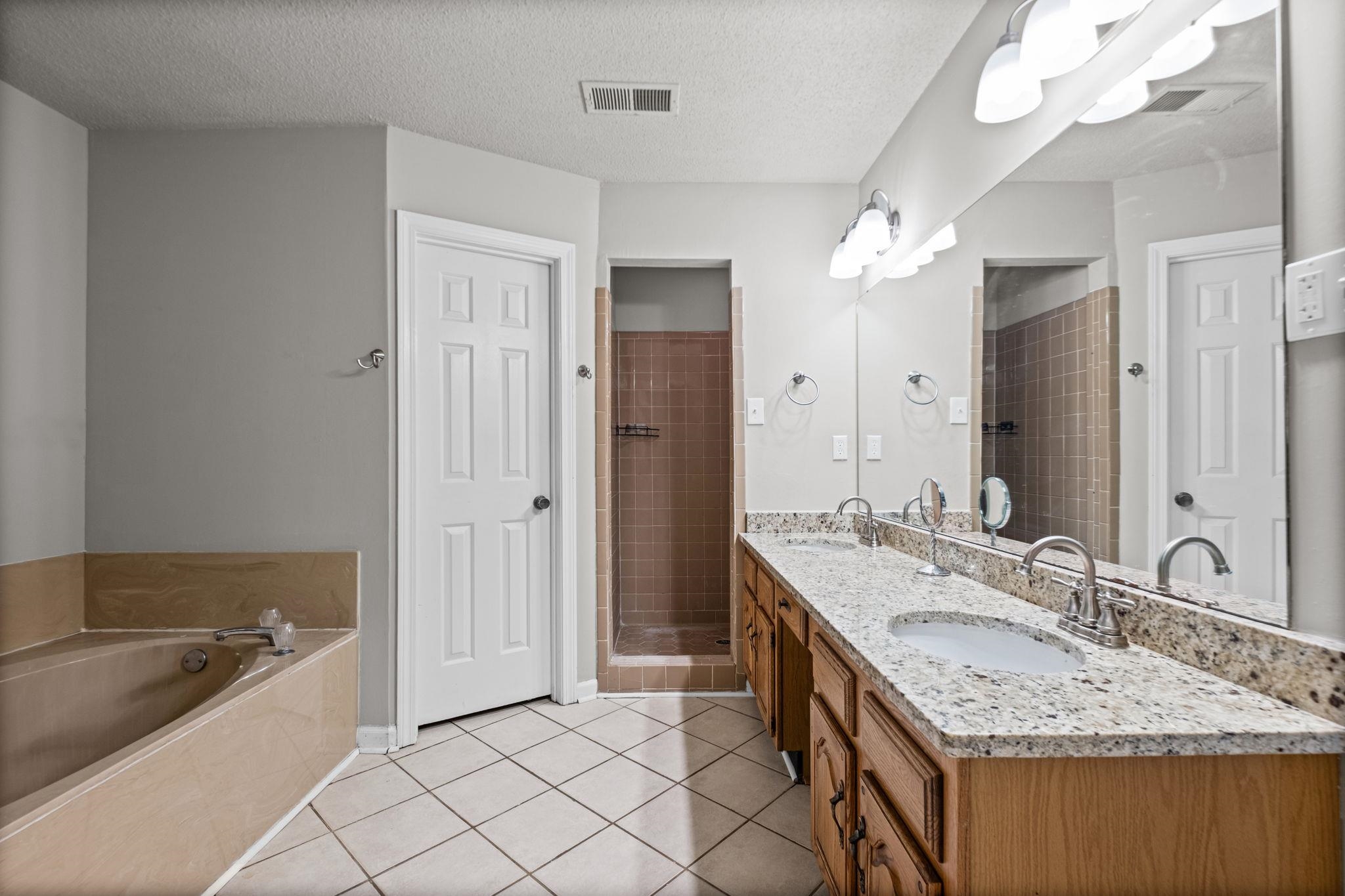 8001 Claredale Dr Property Photo 20