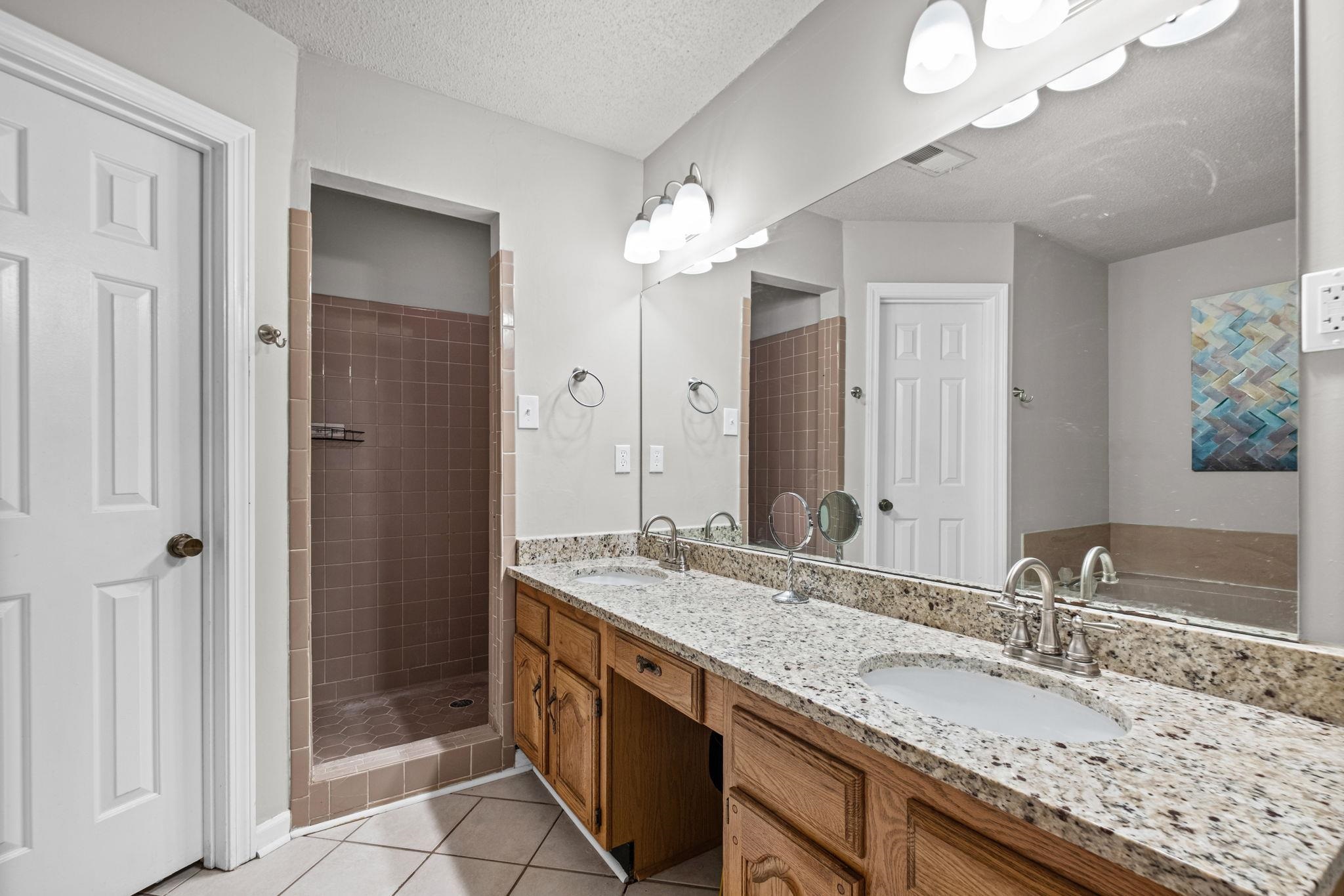 8001 Claredale Dr Property Photo 21