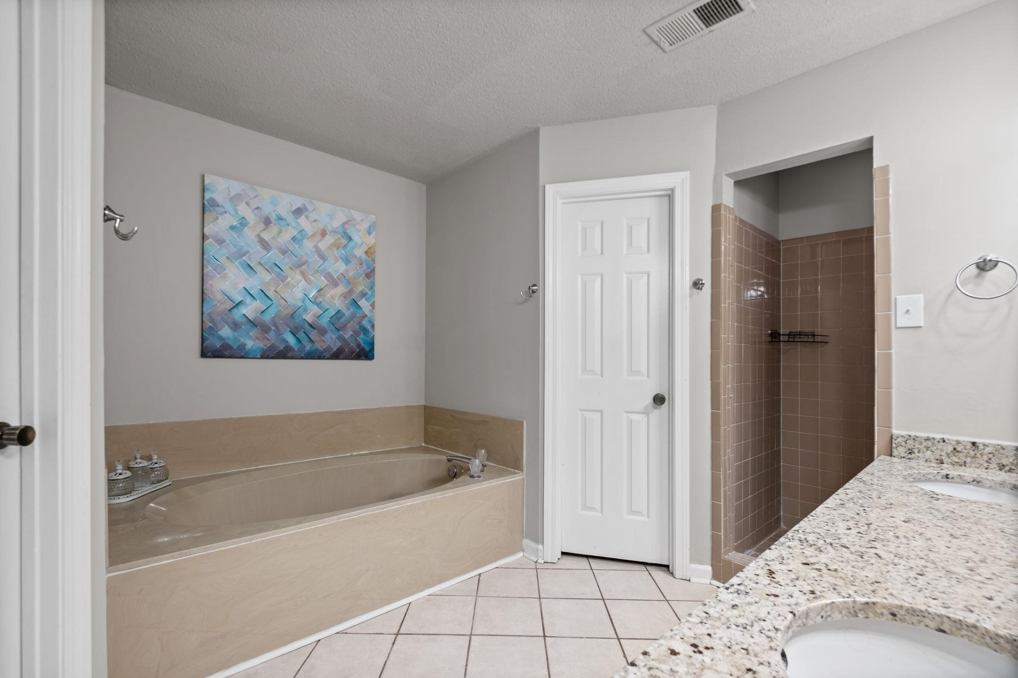 8001 Claredale Dr Property Photo 22