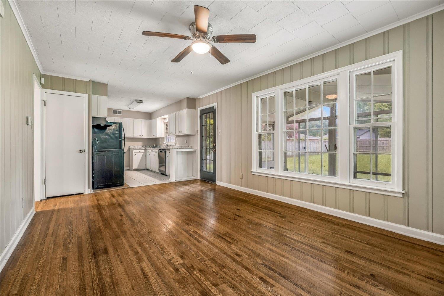 5304 Quince Rd Property Photo 5