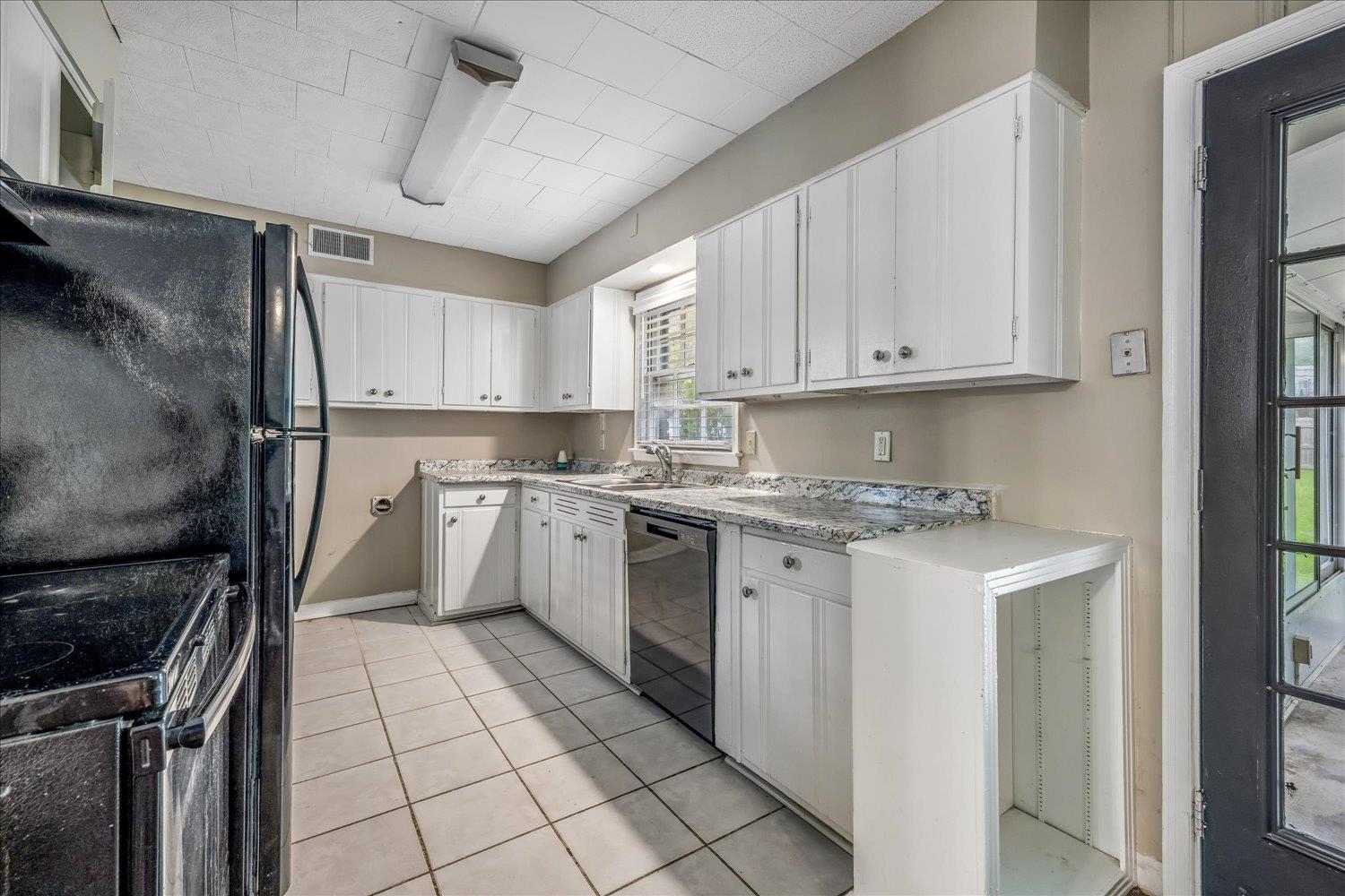 5304 Quince Rd Property Photo 8