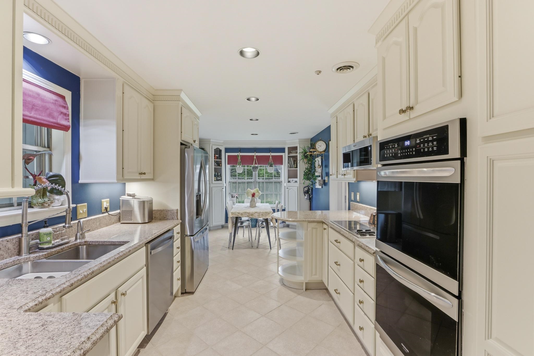 5739 Ashbriar Ave Property Photo 11