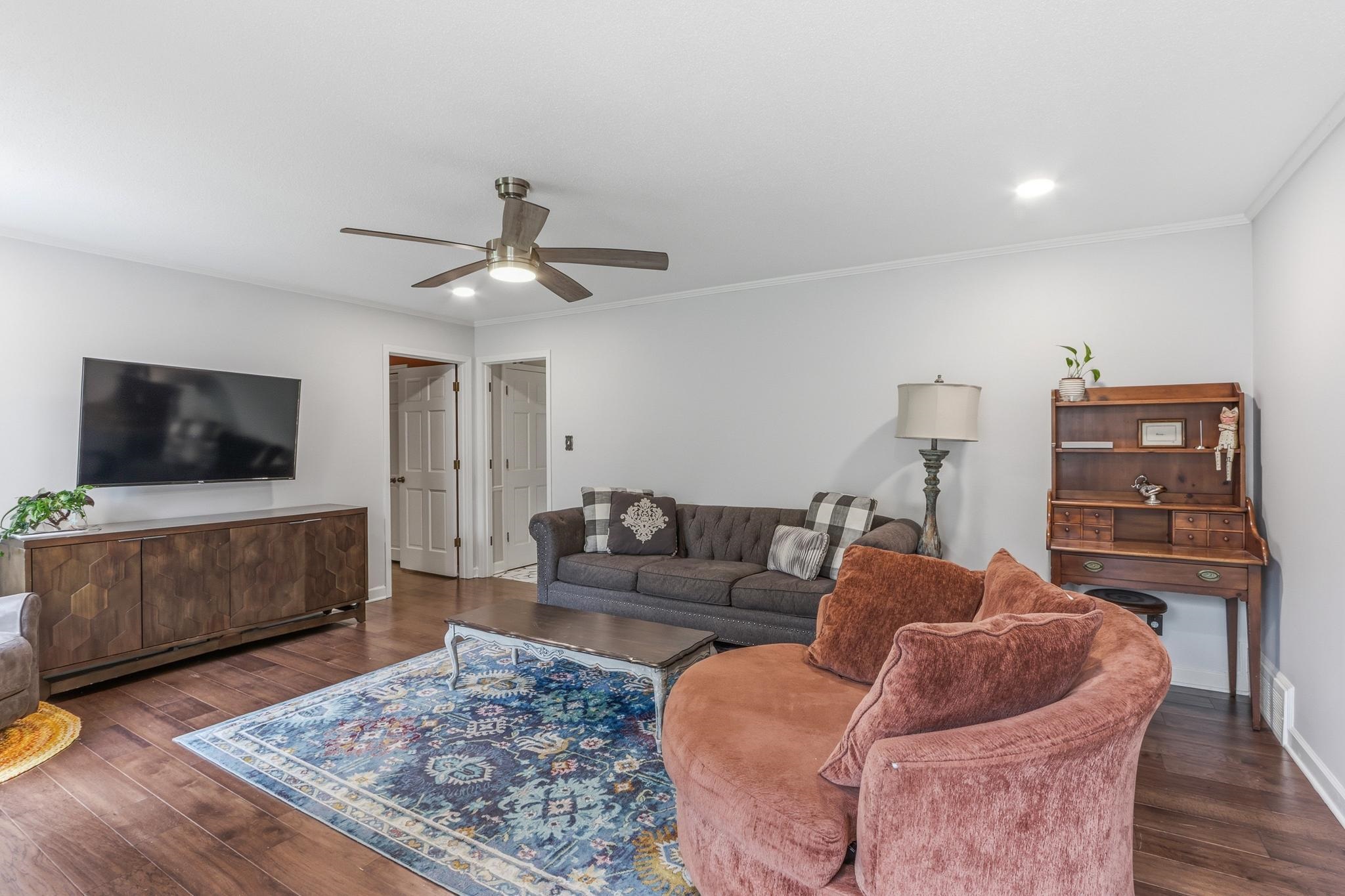 5739 Ashbriar Ave Property Photo 15