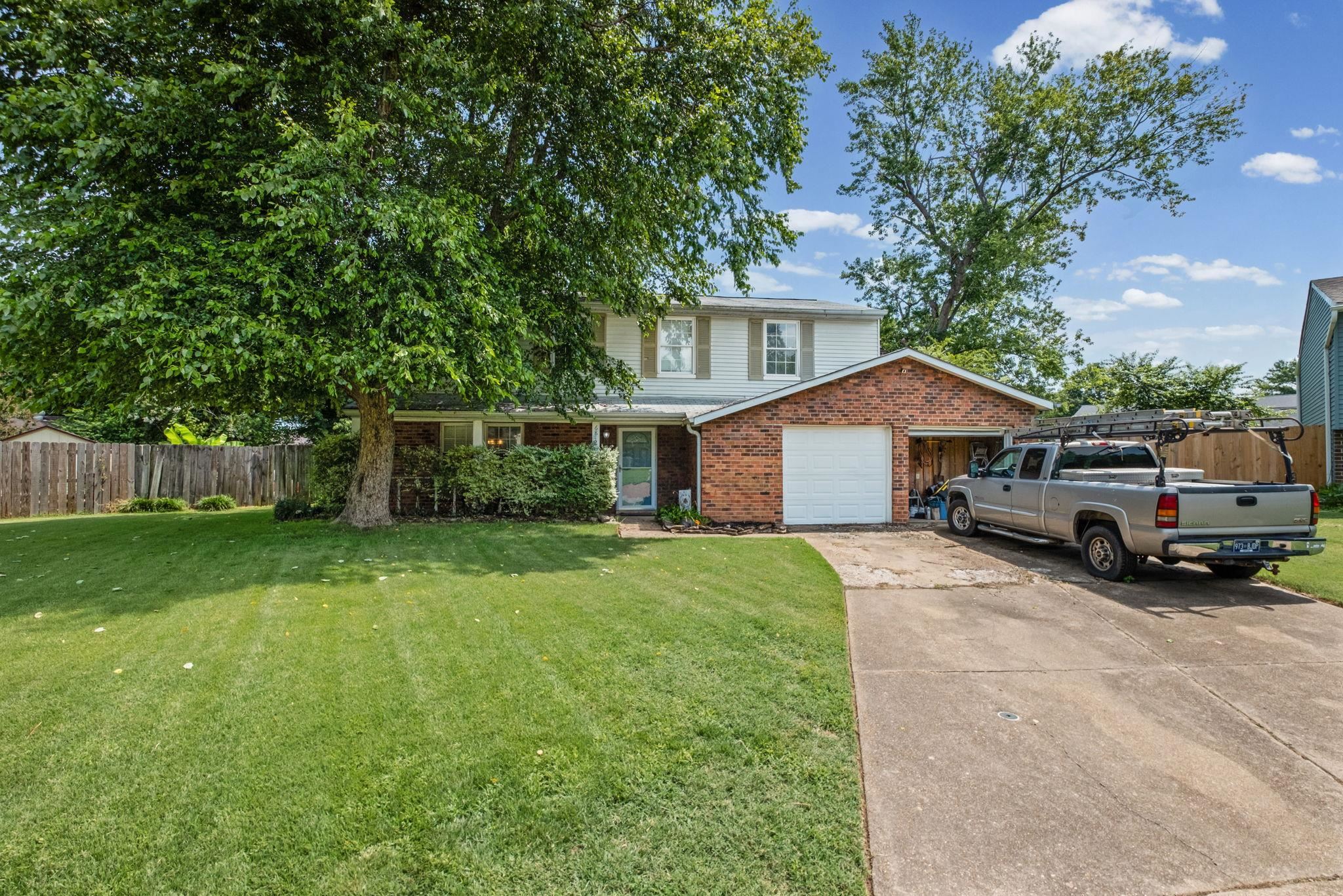 6812 Abelia Hill Cv Property Photo 3