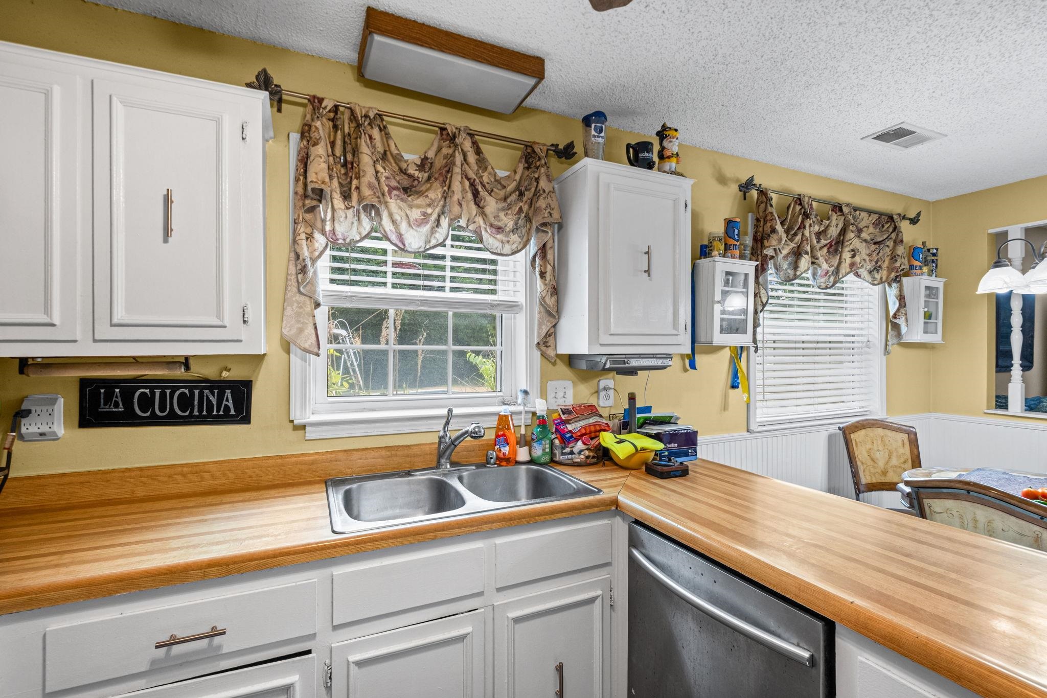 6812 Abelia Hill Cv Property Photo 17