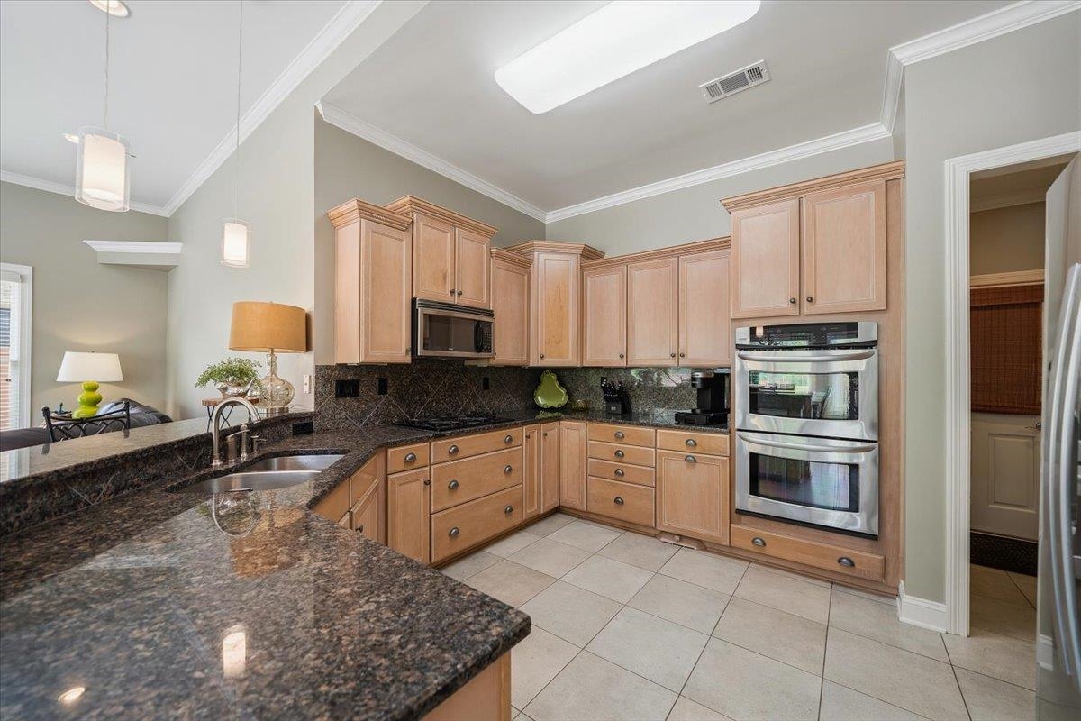 1214 Saddle Rock Ln Property Photo 12