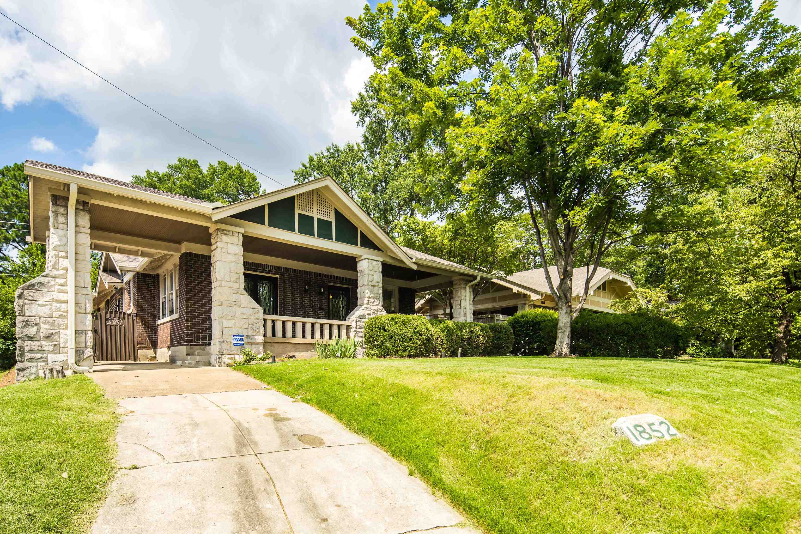 1852 Lyndale Ave Property Photo 3