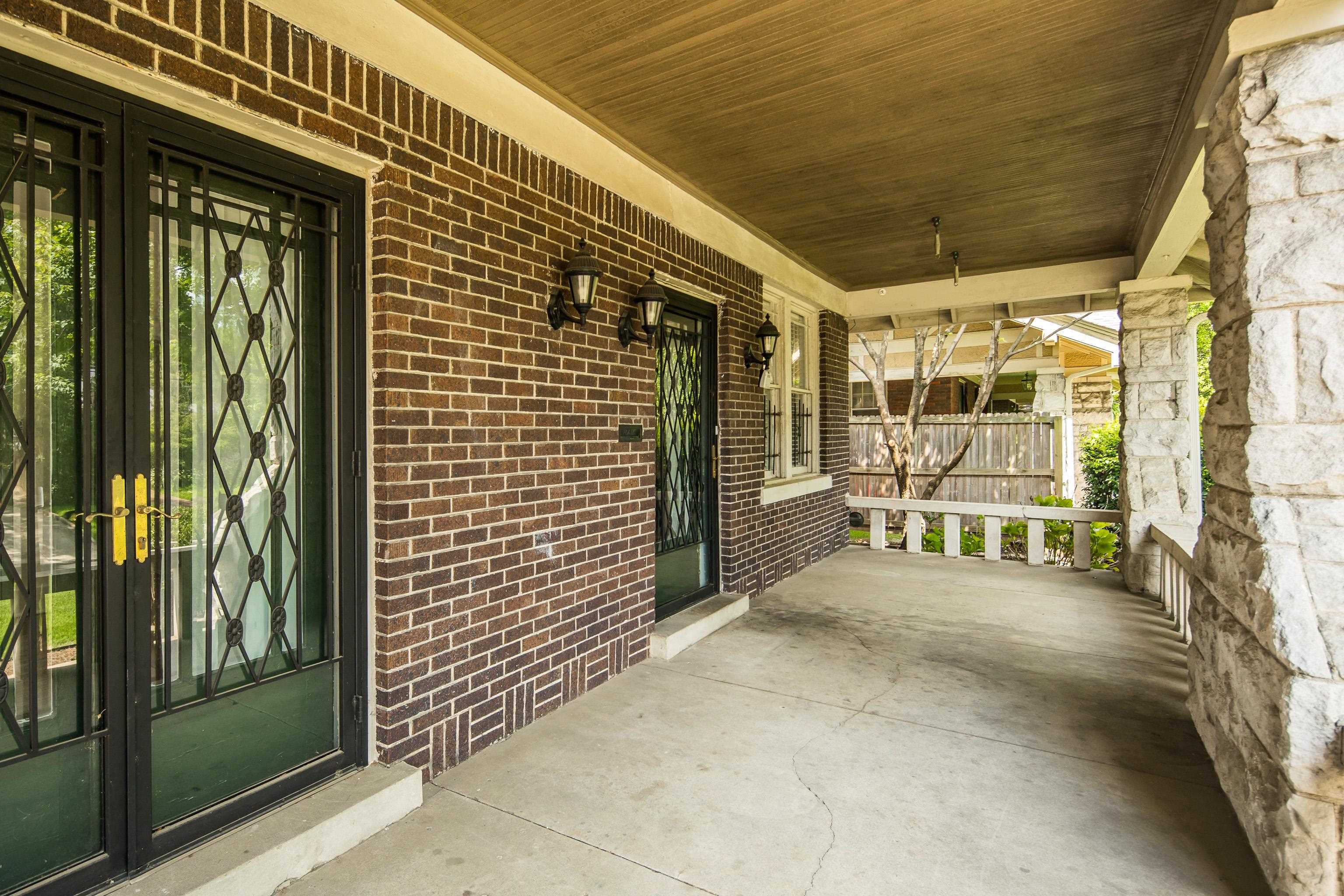 1852 Lyndale Ave Property Photo 7