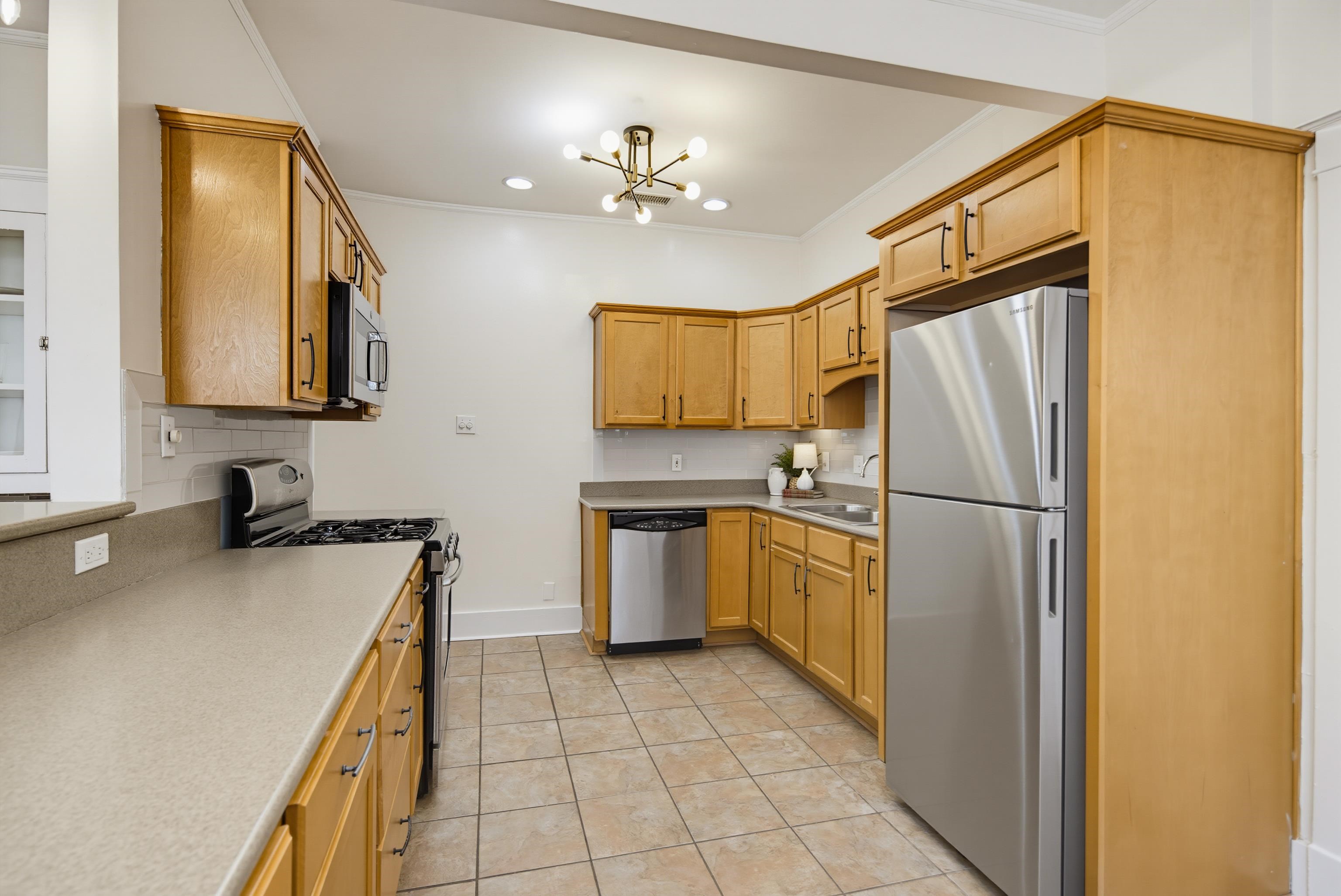 1852 Lyndale Ave Property Photo 18