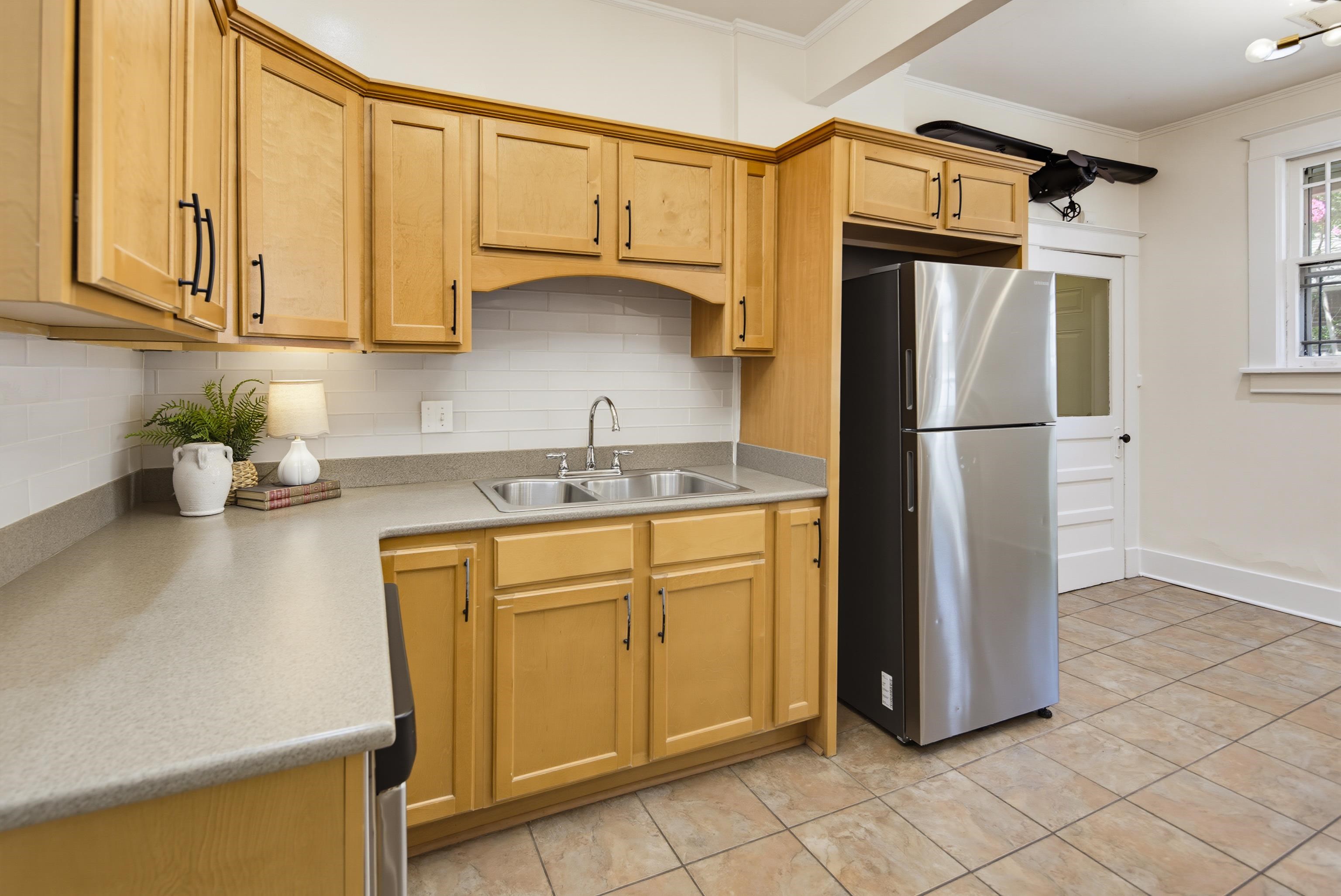 1852 Lyndale Ave Property Photo 21