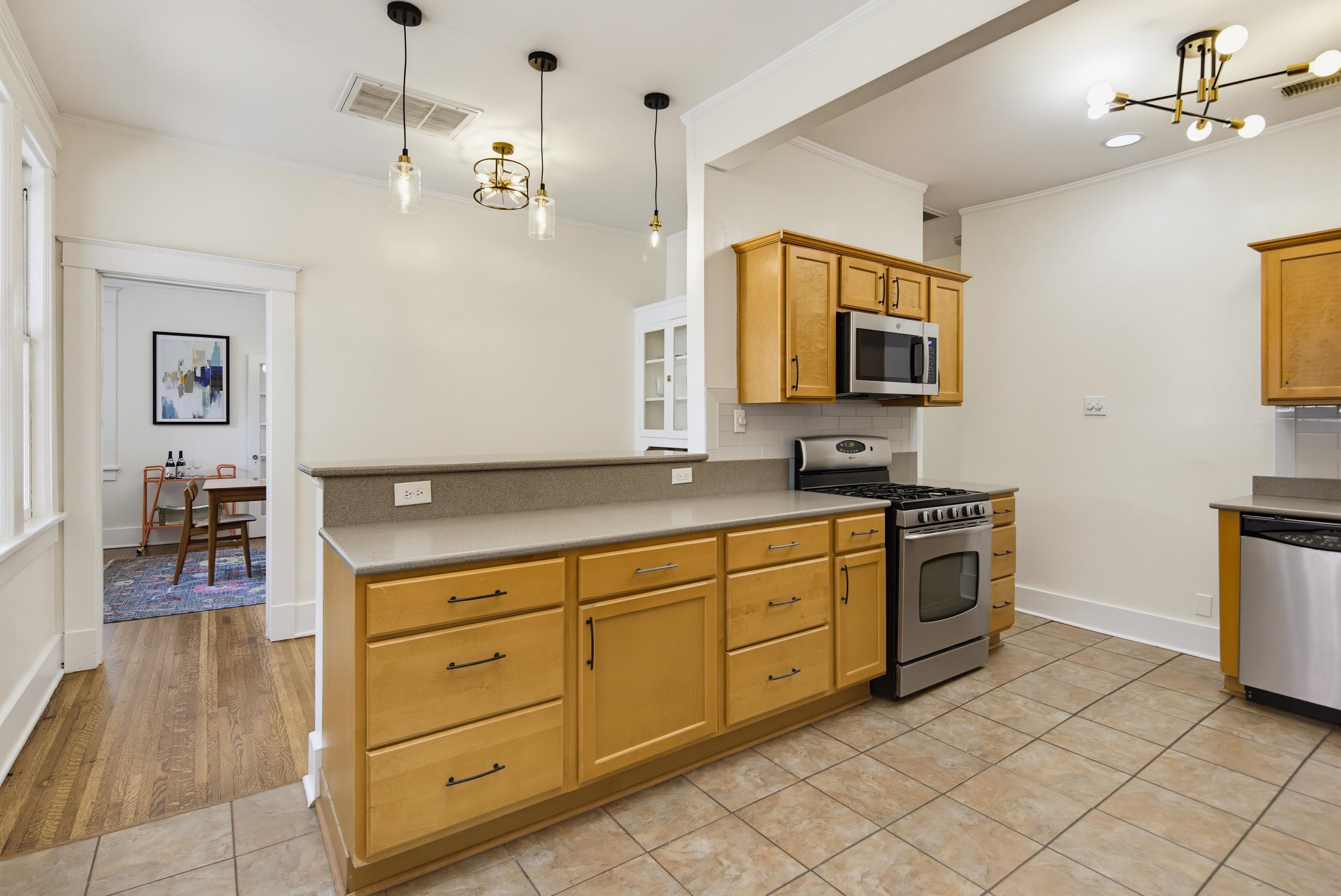 1852 Lyndale Ave Property Photo 23