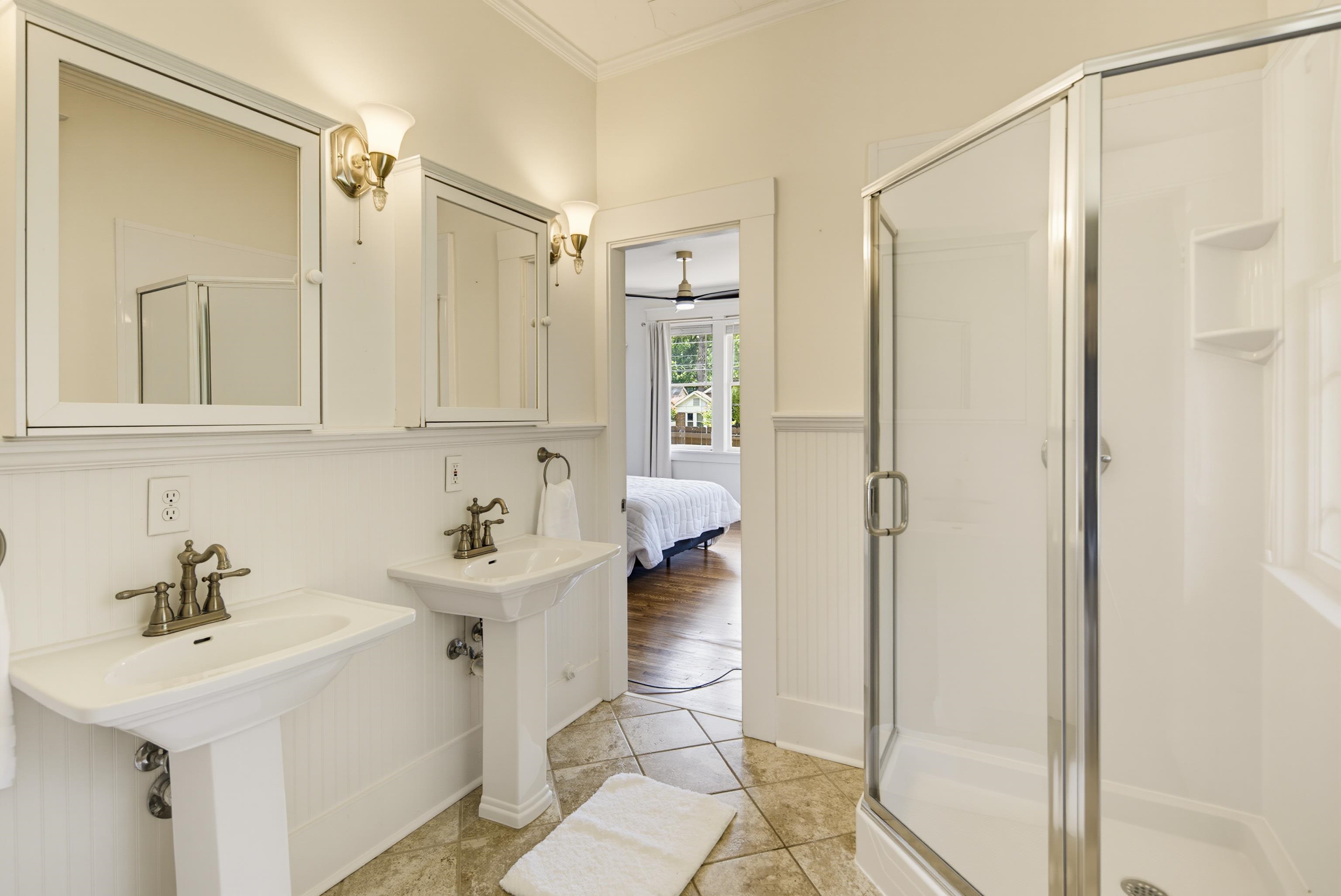 1852 Lyndale Ave Property Photo 28