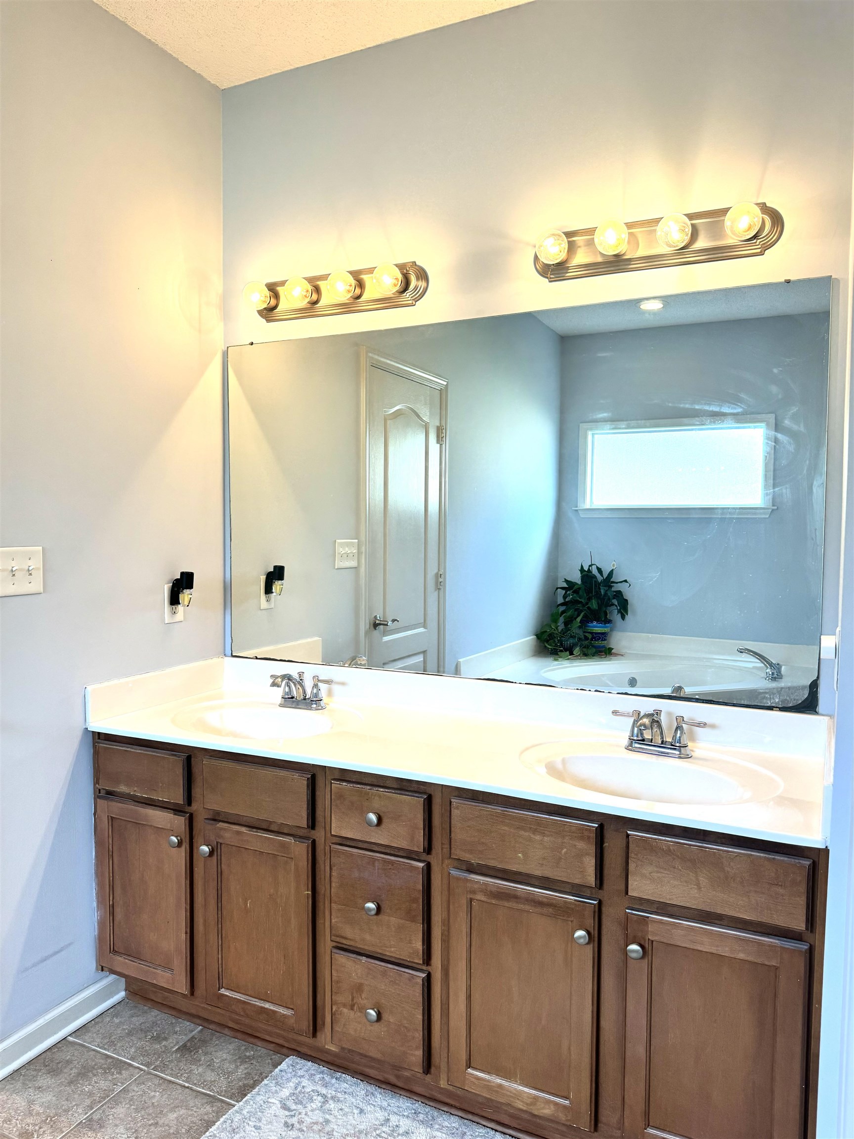 8147 Fleets Run Dr Property Photo 16