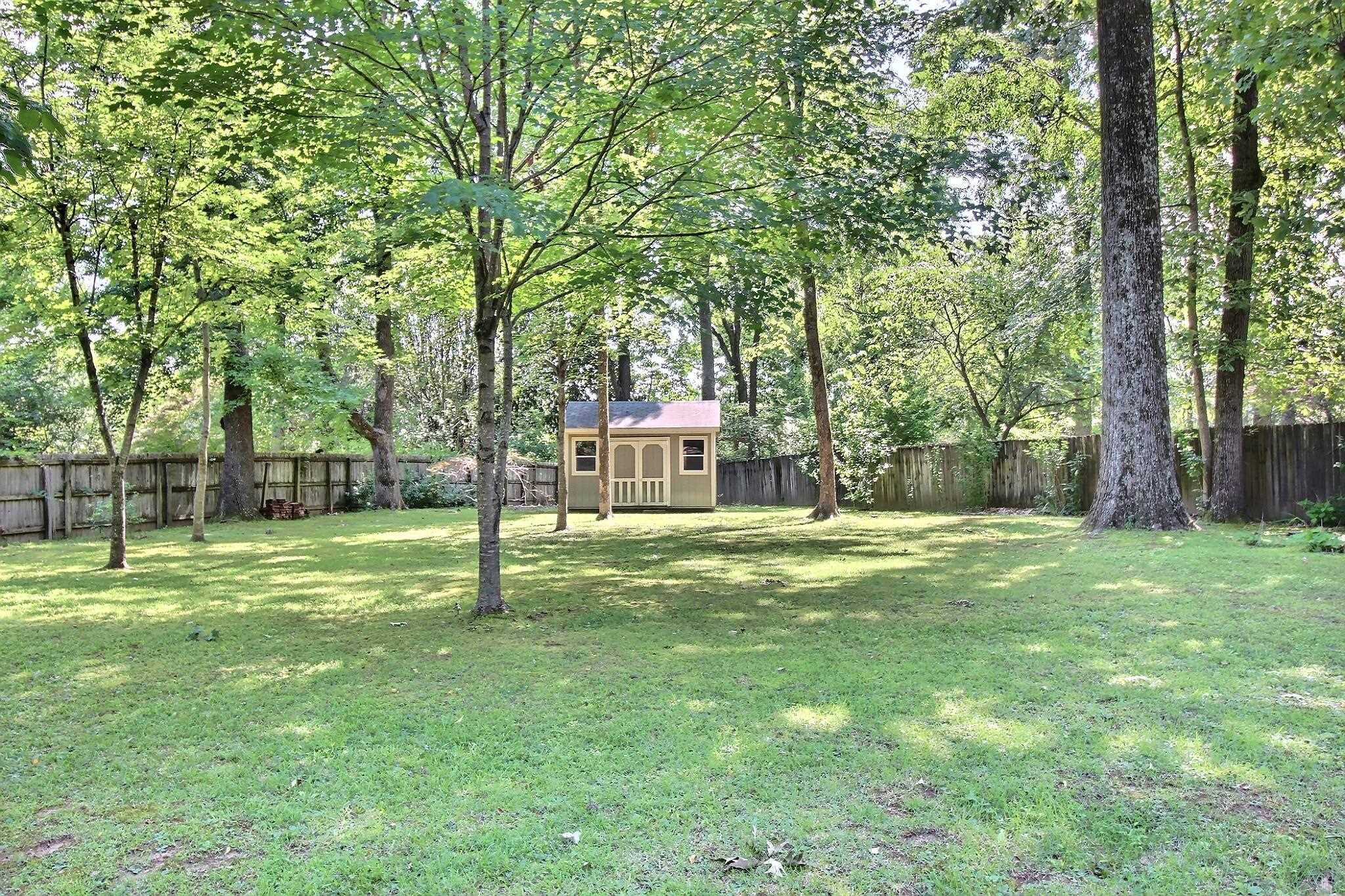 7982 Dovie Ln Property Photo 4