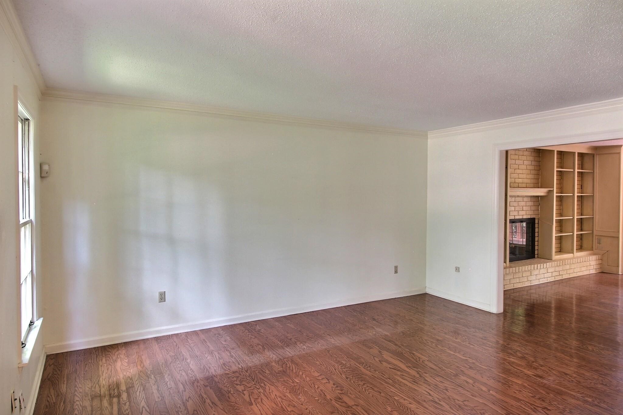 7982 Dovie Ln Property Photo 6