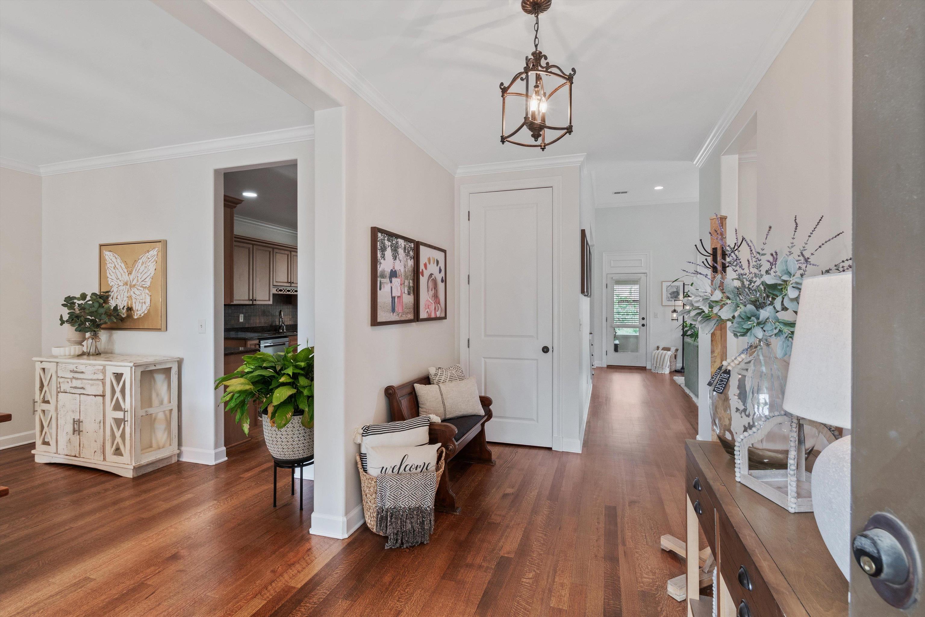 10200 Ivy Oak Dr Property Photo 3